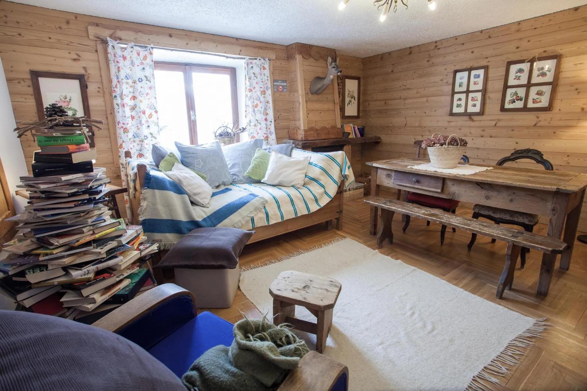 Communal lounge/ TV room in Hotel Funivia