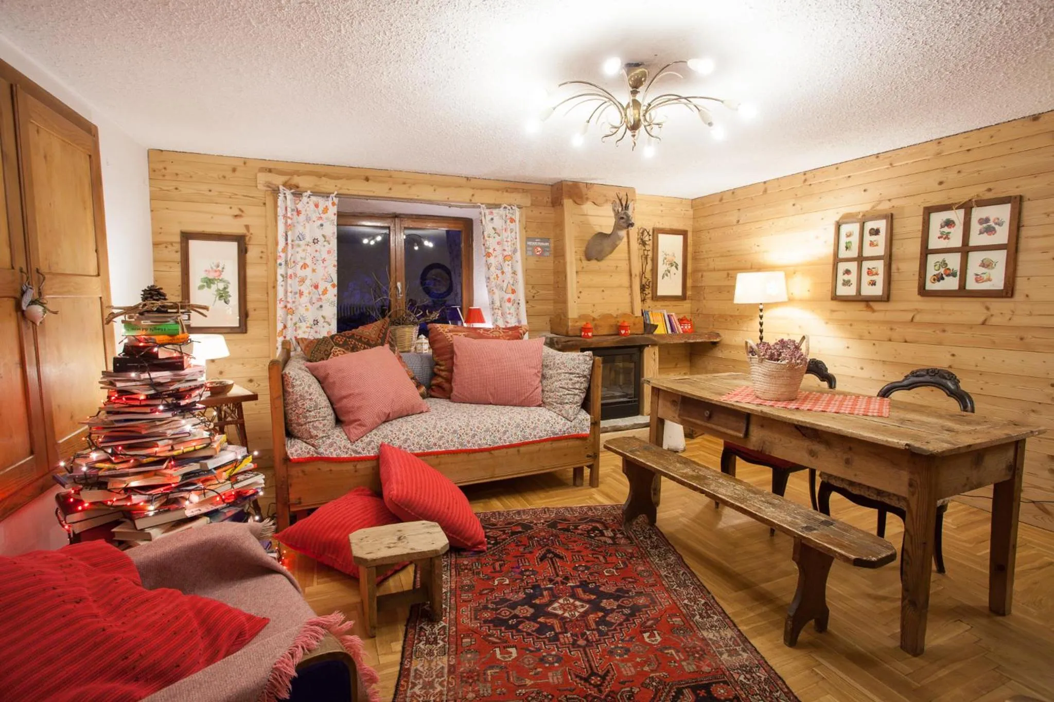 Communal lounge/ TV room in Hotel Funivia