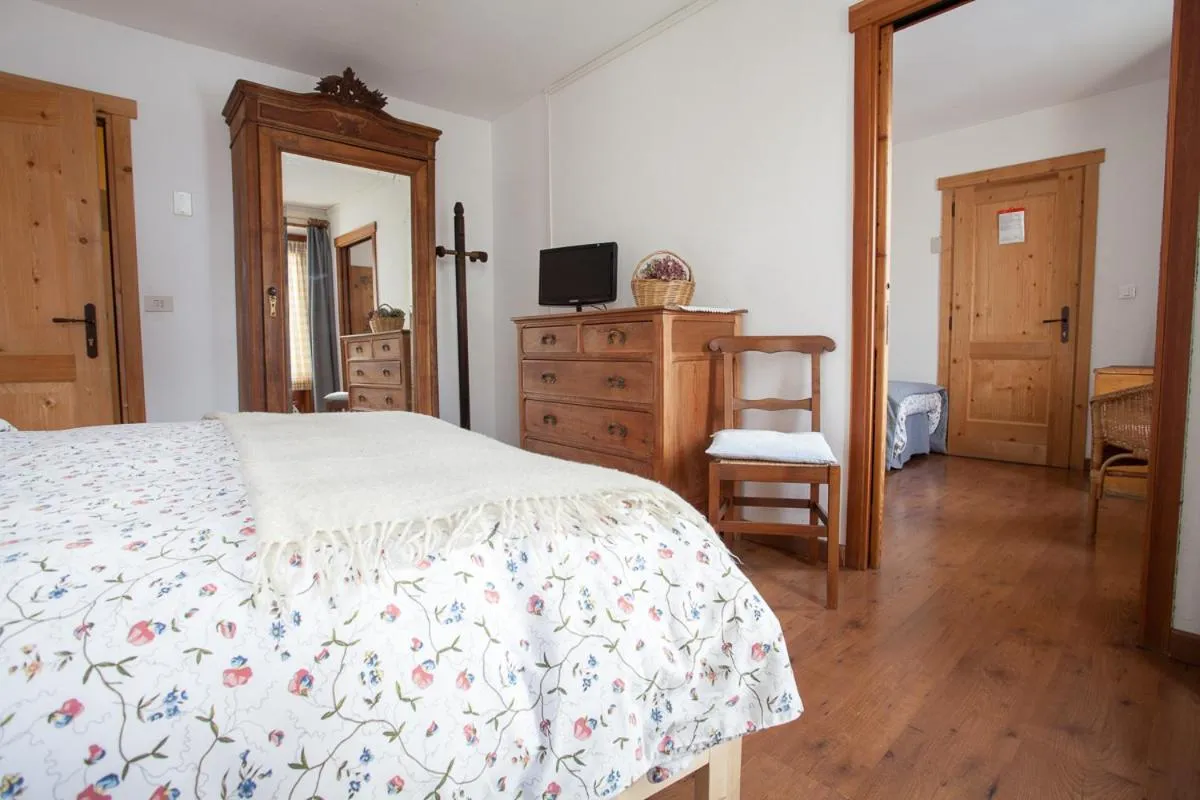 Photo of the whole room, Bed in Hotel Funivia