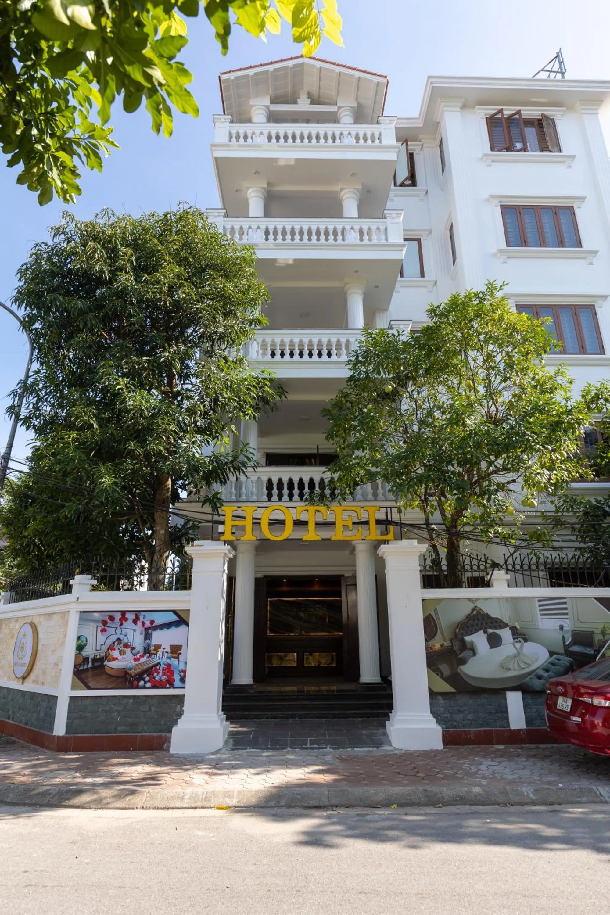 Property building in Royal Hotel Sài Đồng - Long Biên
