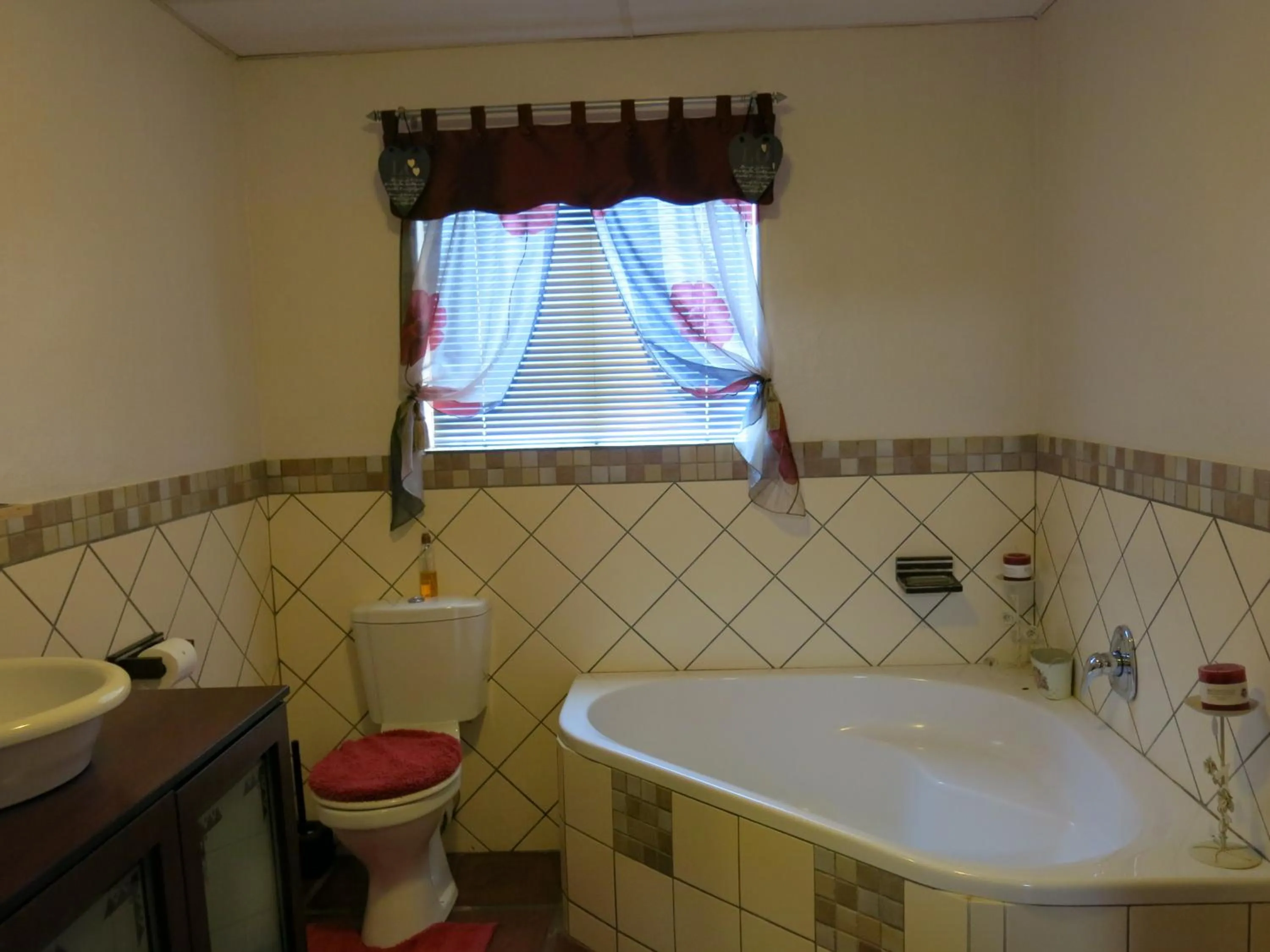 Bathroom in A Cherry Lane Self Catering and B&B