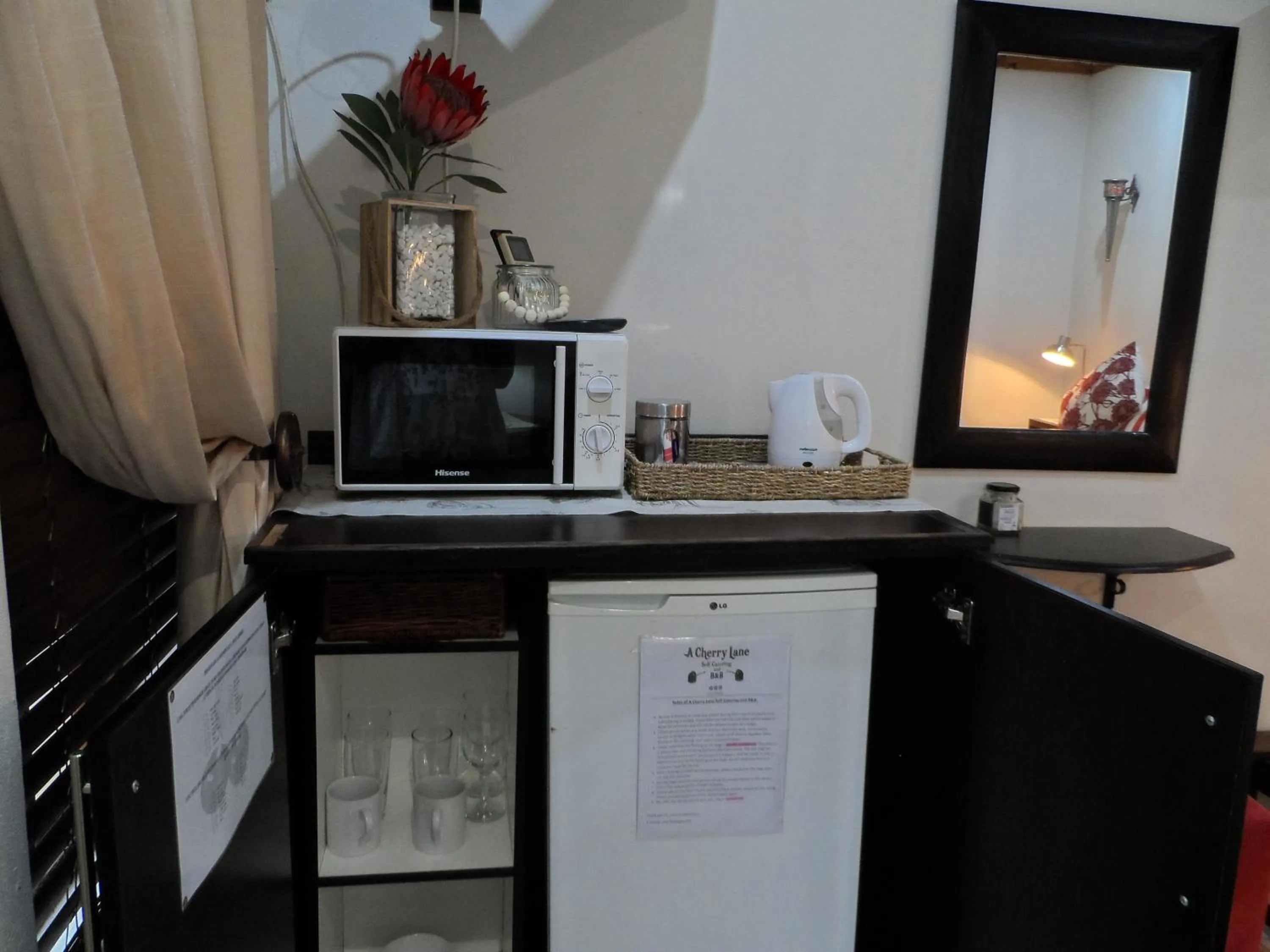 Kitchen or kitchenette in A Cherry Lane Self Catering and B&B