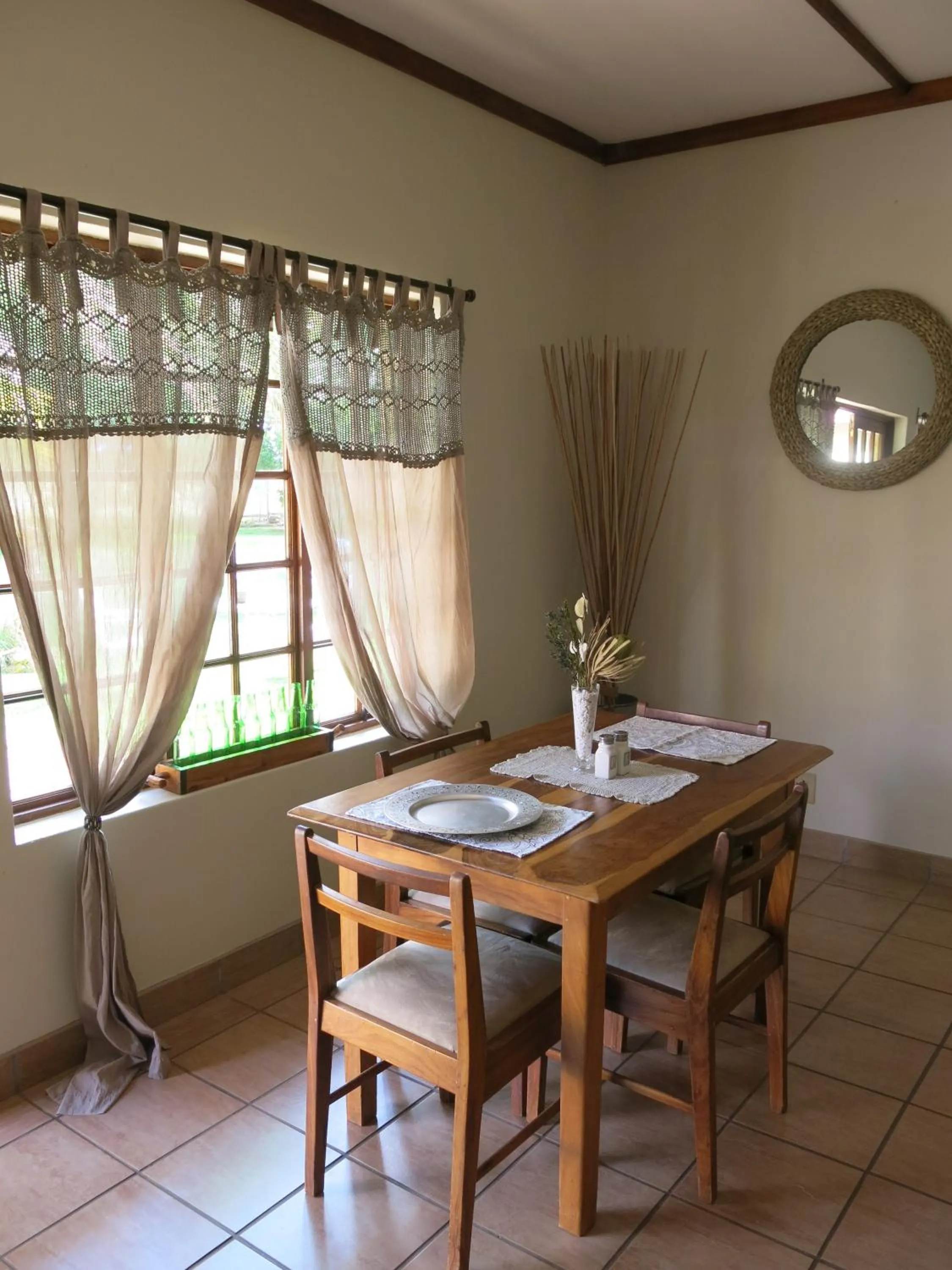 Dining area in A Cherry Lane Self Catering and B&B