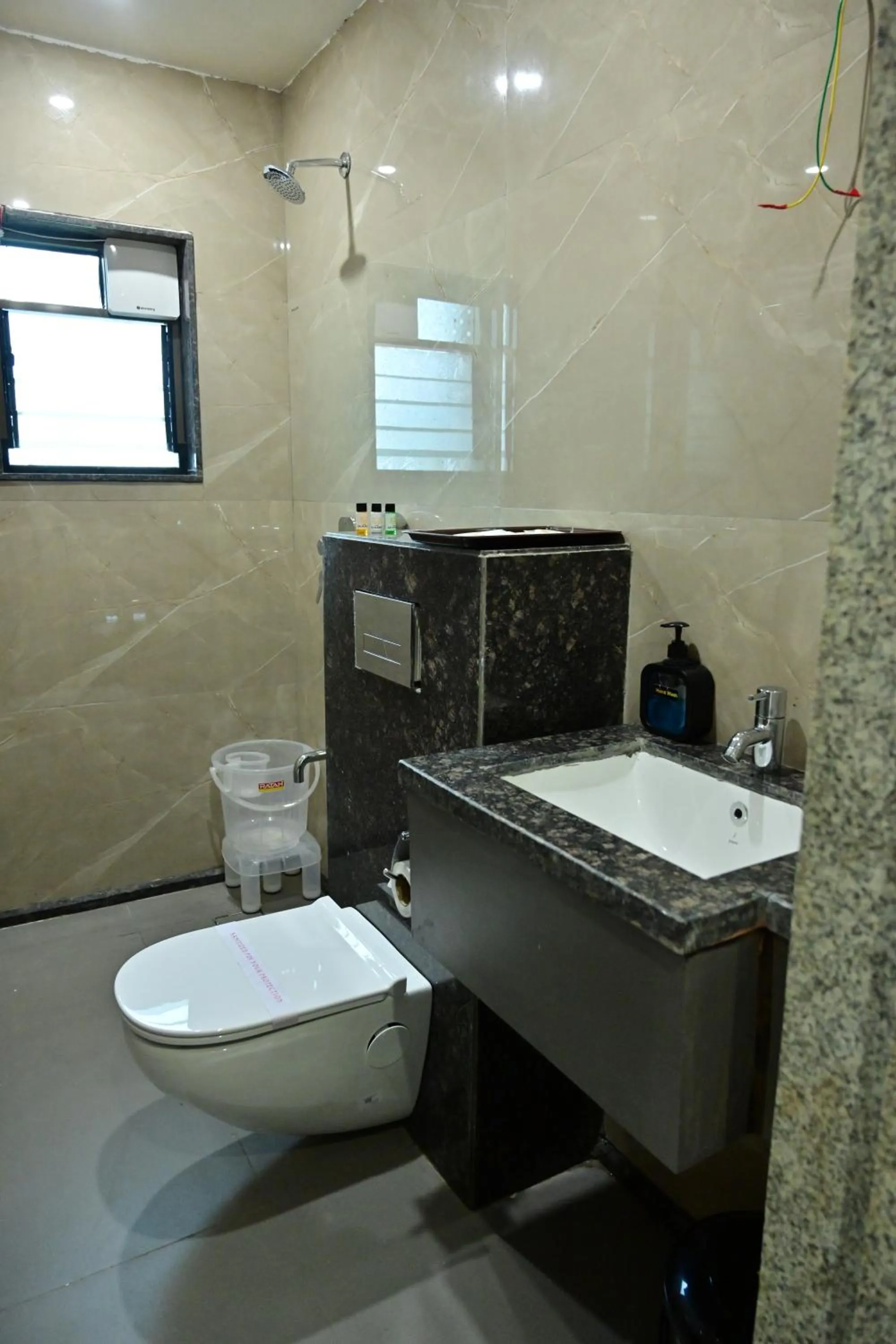 Shower in Hotel Sai Kamal