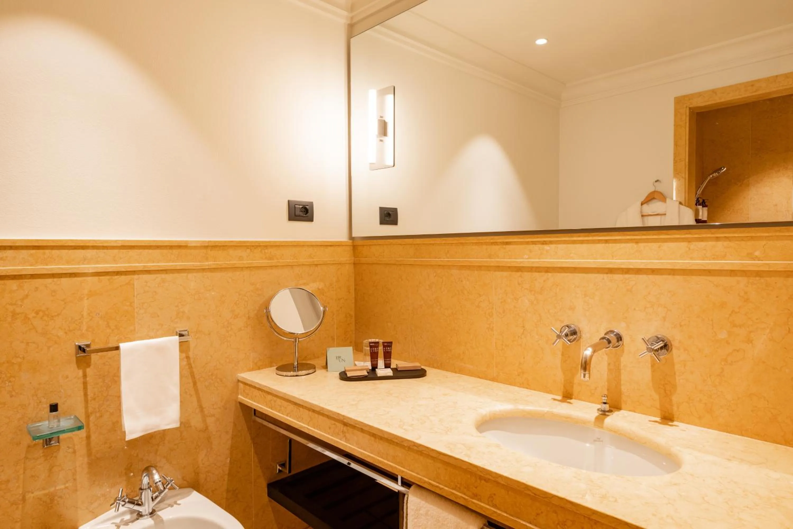 Bathroom in Hotel Brun