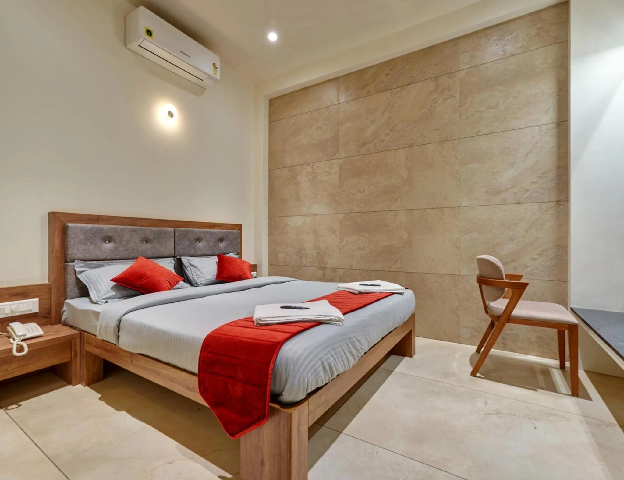 Bed in Hotel Swamini Kolhapur