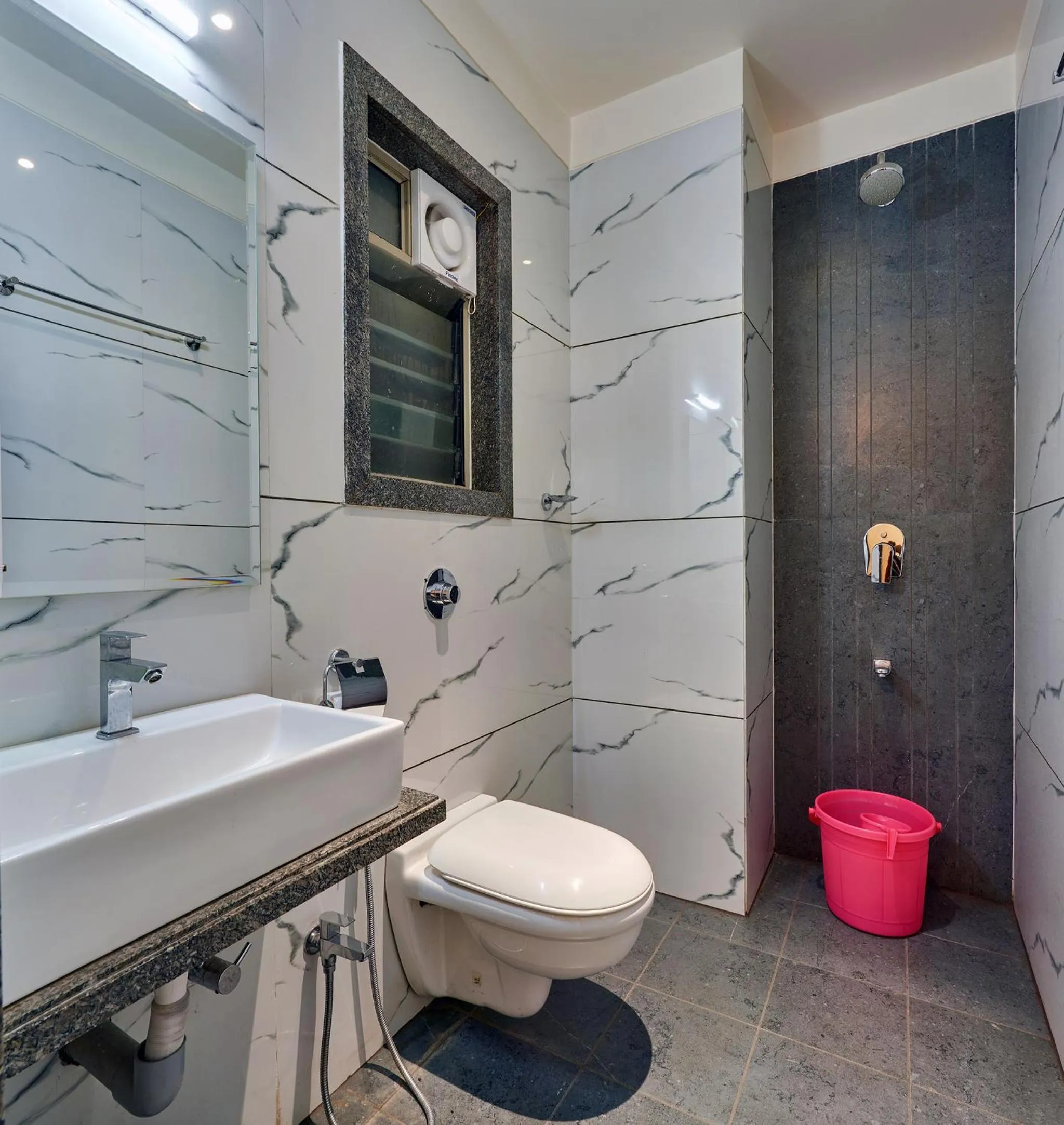 Shower in Hotel Swamini Kolhapur