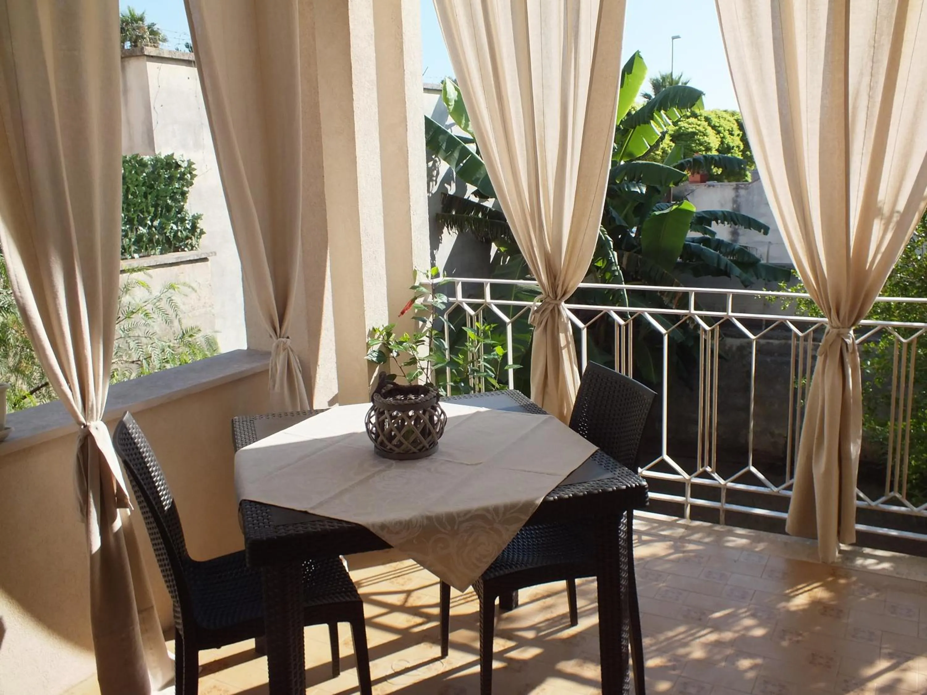 Balcony/Terrace in Villa Lazzari B&B Tra i due Mari