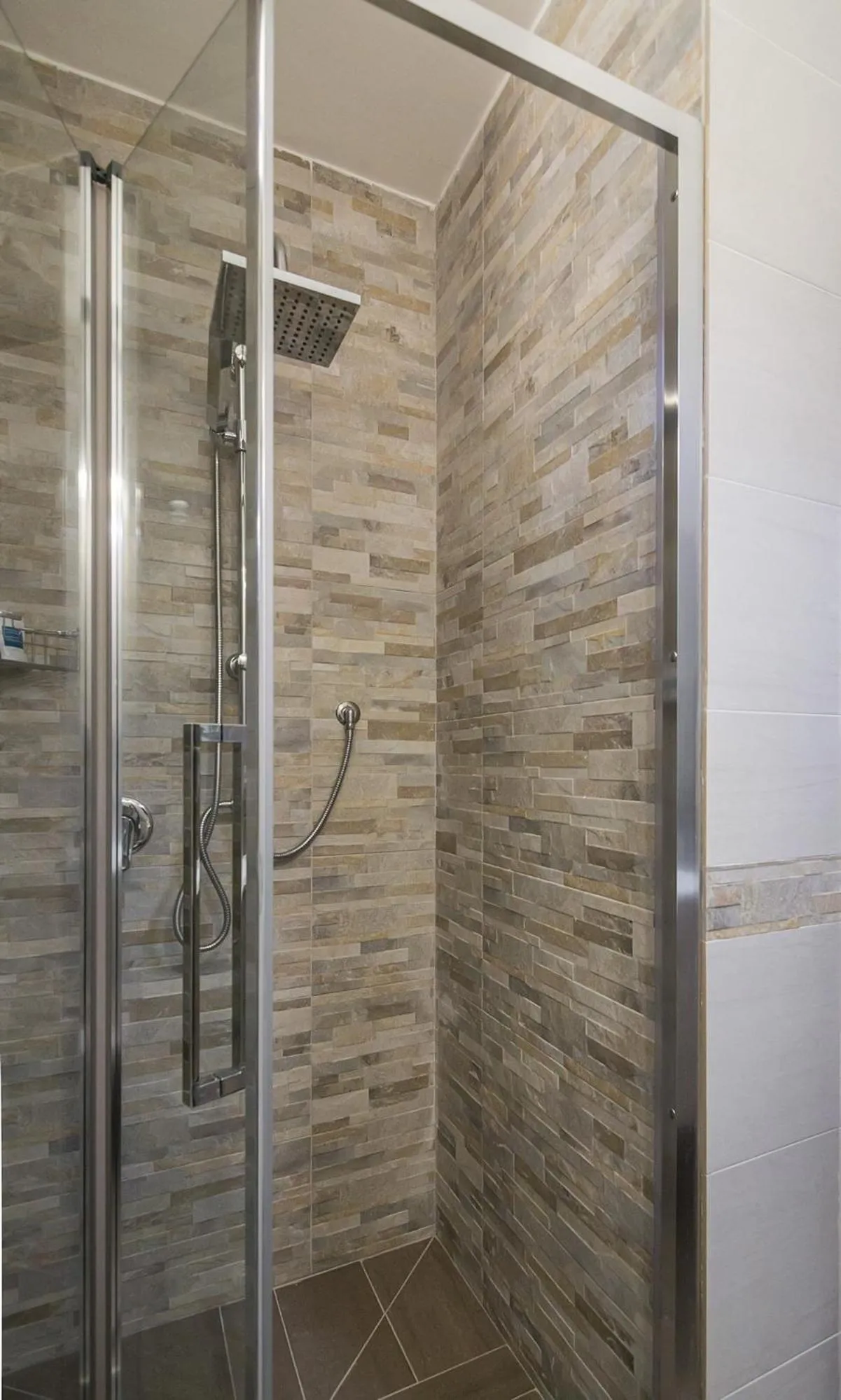 Shower in Villa Lazzari B&B Tra i due Mari