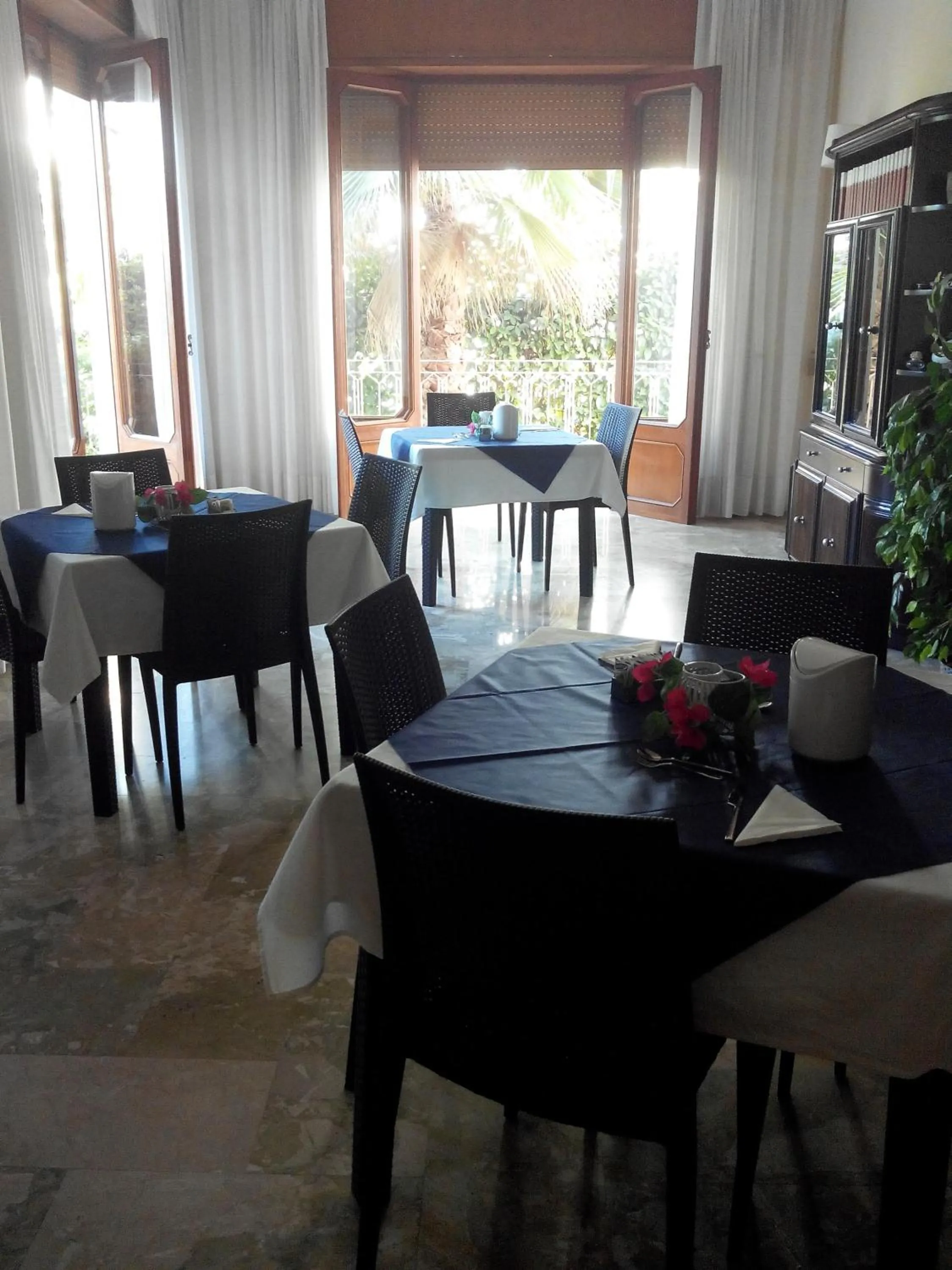 Breakfast in Villa Lazzari B&B Tra i due Mari