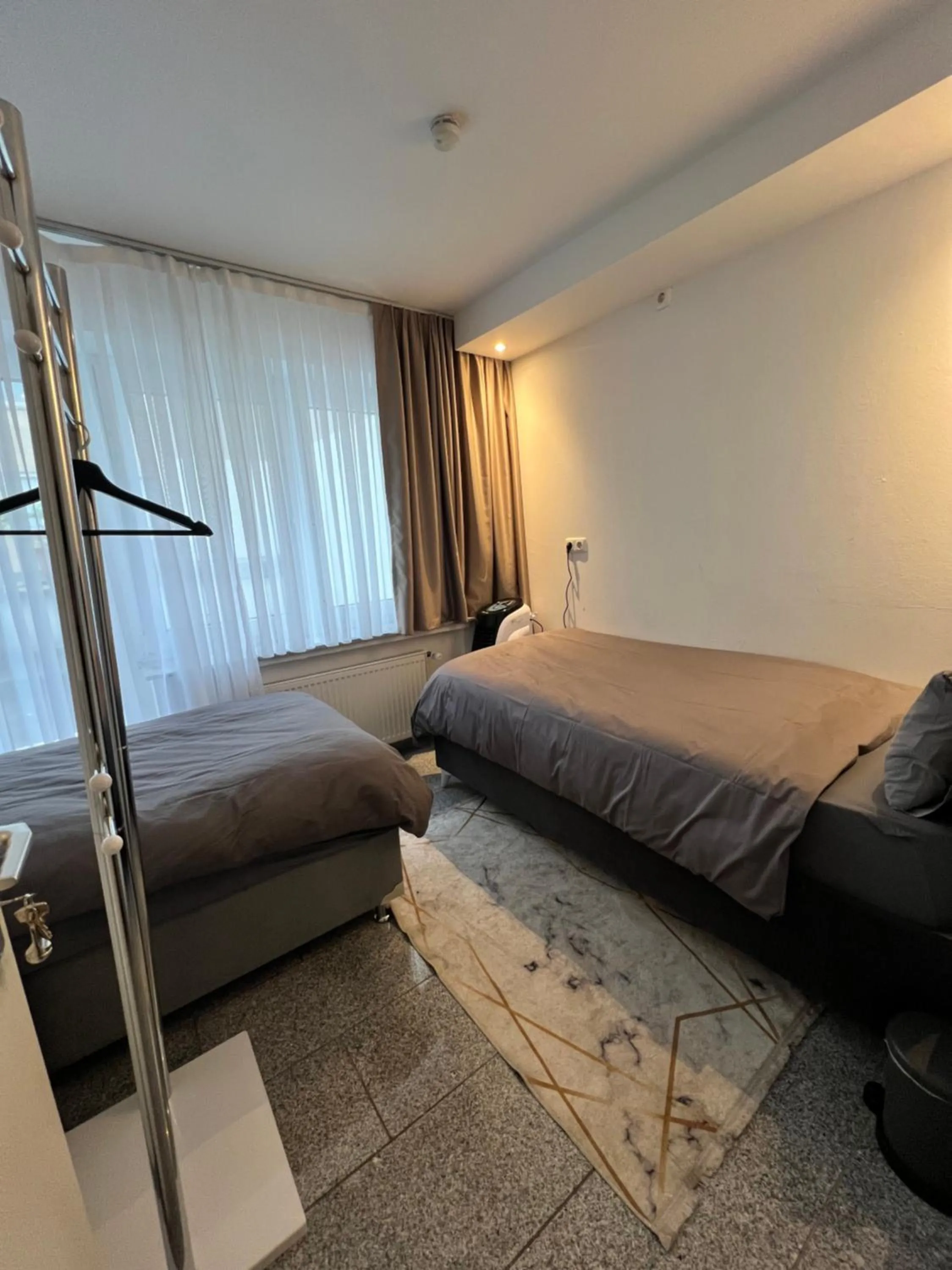 Budget Rooms just for sleeping - Digital access