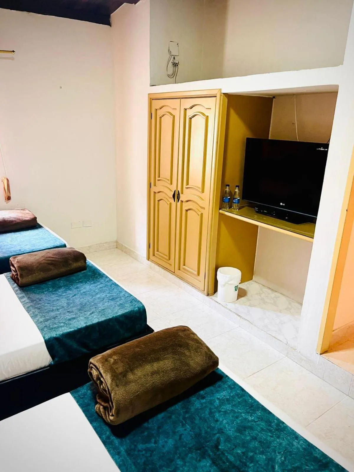 TV and multimedia, Bed in Hotel Luxor Cúcuta