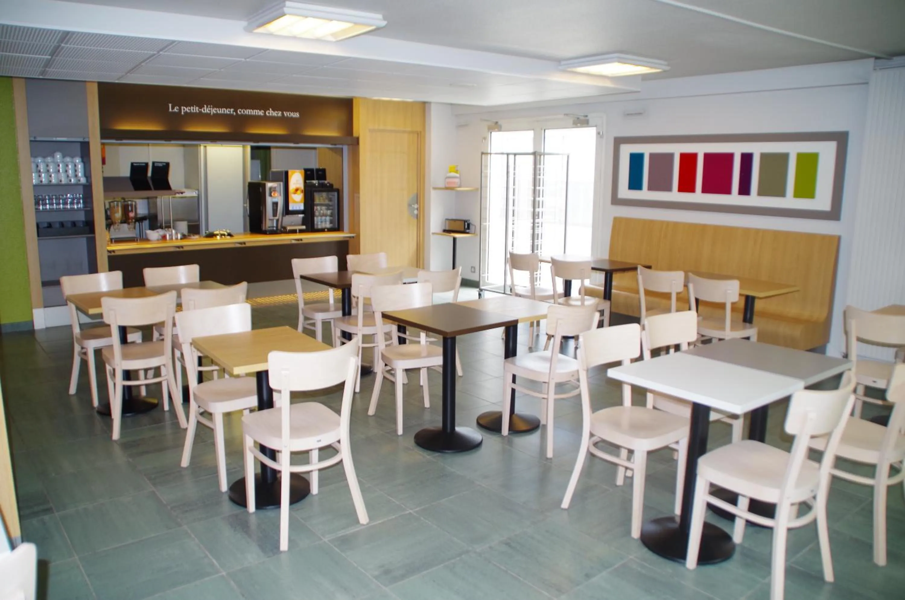 Restaurant/places to eat in B&B HOTEL Lyon Eurexpo Chassieu