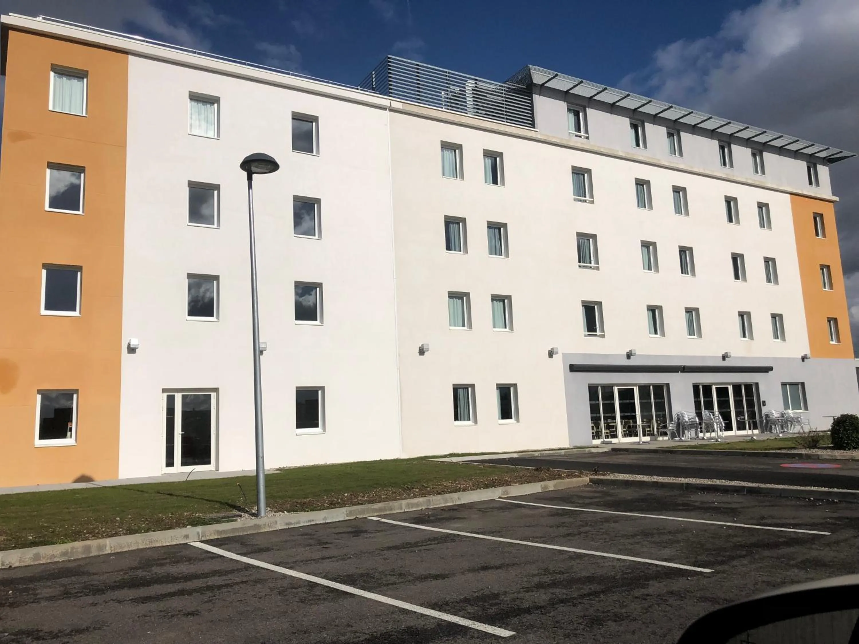 Facade/entrance in B&B HOTEL Lyon Eurexpo Chassieu
