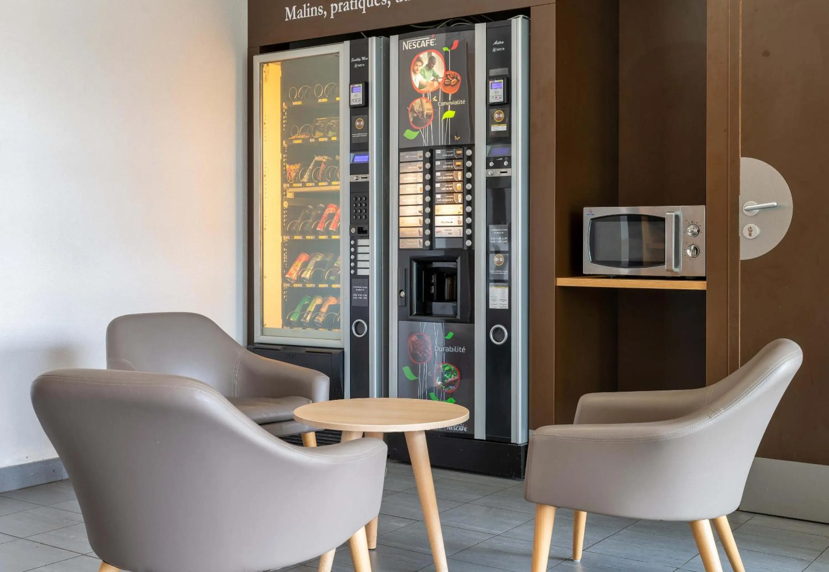 vending machine in B&B HOTEL Lyon Eurexpo Chassieu