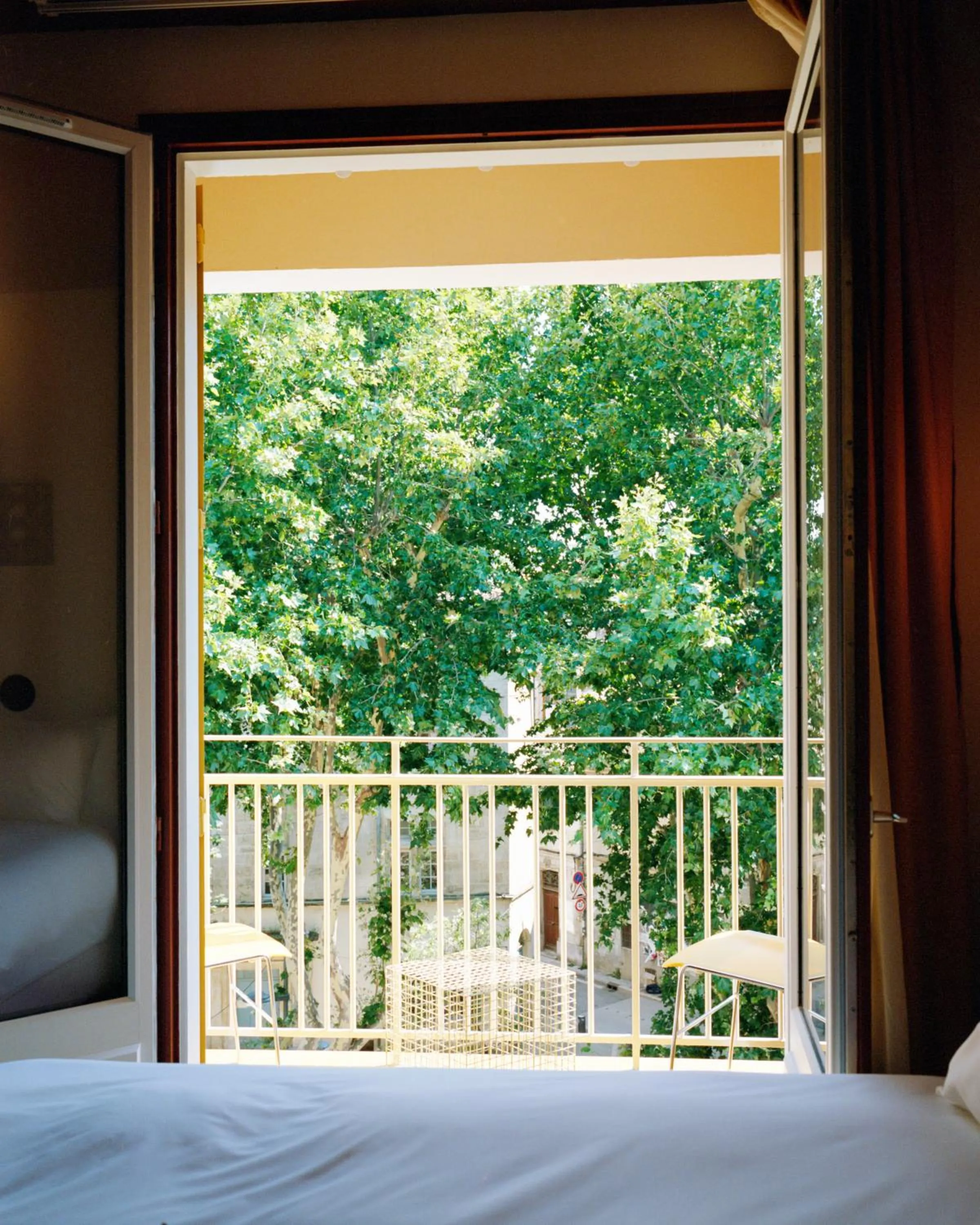 View (from property/room), Bed in Hôtel Présent - Entrée autonome, réception en ligne - Encore Mieux