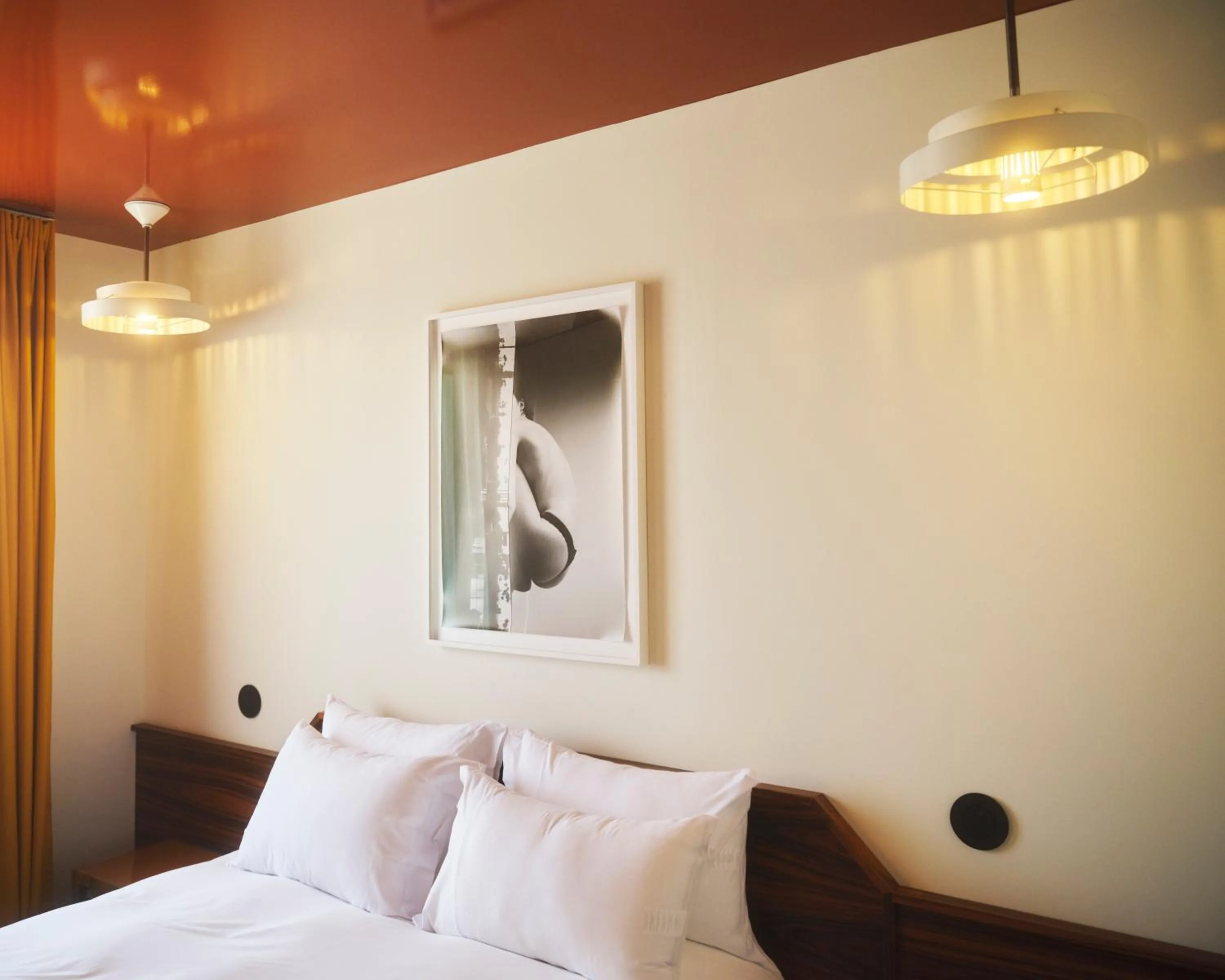 Bed in Hôtel Présent - Entrée autonome, réception en ligne - Encore Mieux