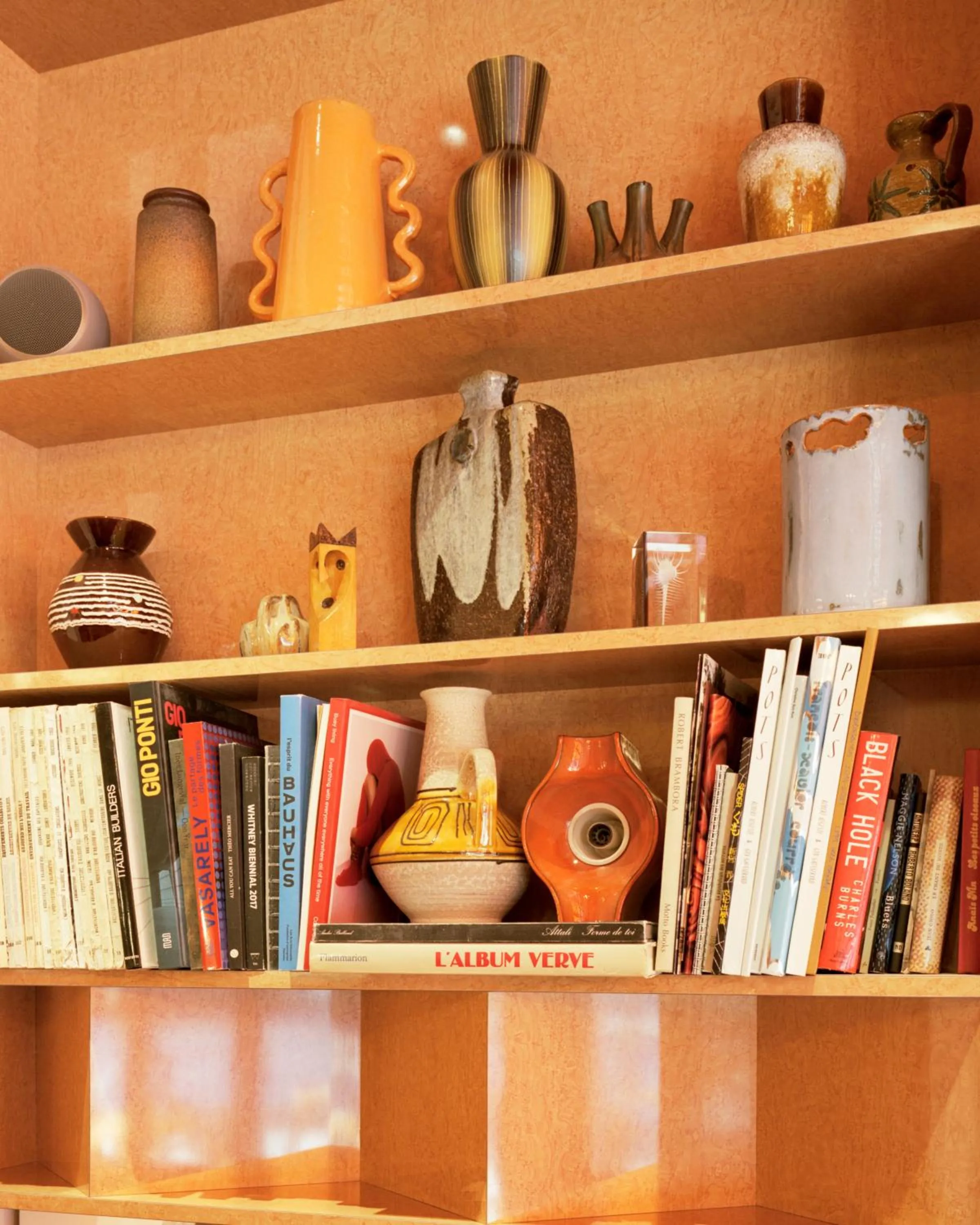 Restaurant/places to eat in Hôtel Présent - Entrée autonome, réception en ligne - Encore Mieux