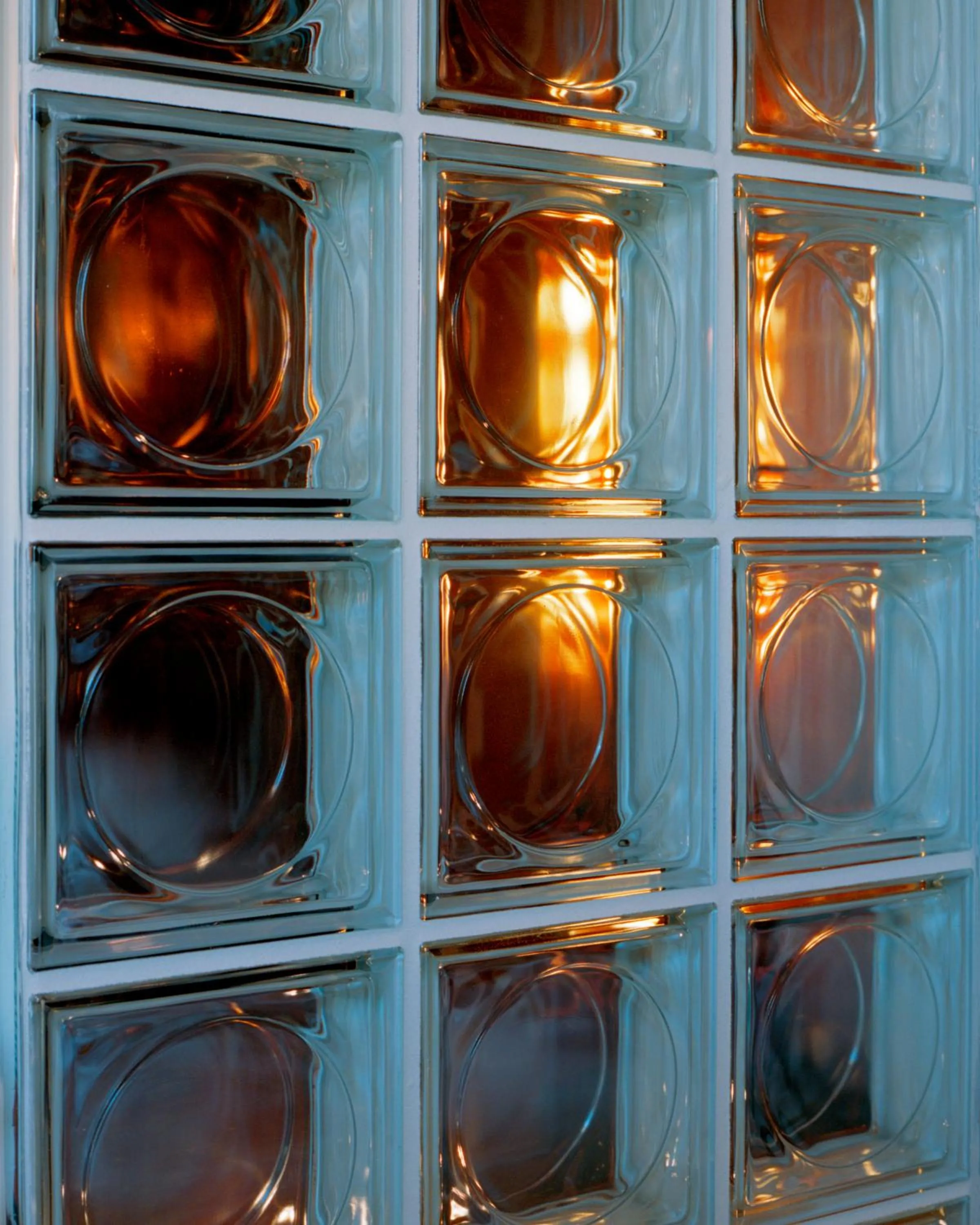 Decorative detail in Hôtel Présent - Entrée autonome, réception en ligne - Encore Mieux