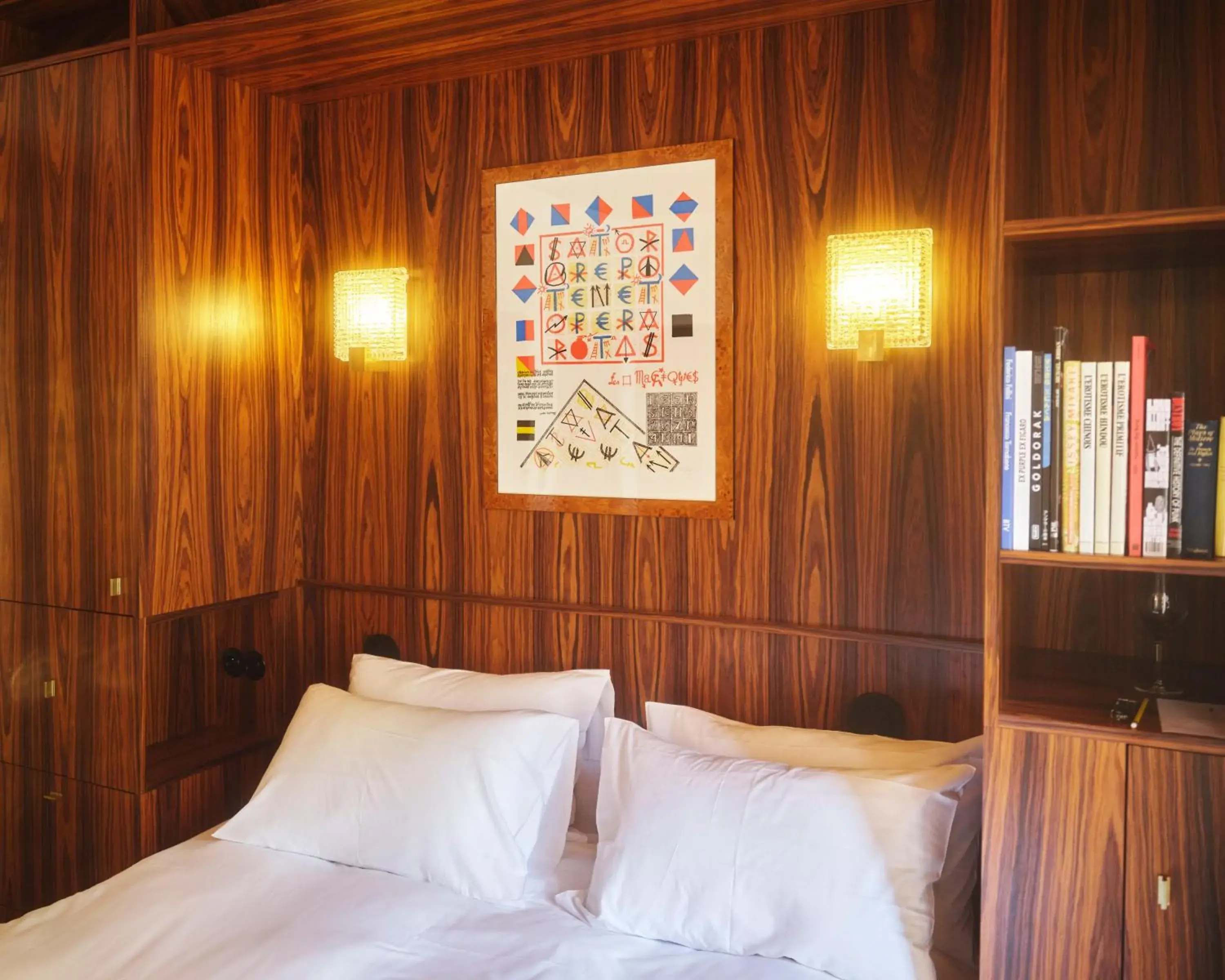 Deluxe Double Room with Balcony in Hôtel Présent - Entrée autonome, réception en ligne - Encore Mieux Deluxe Double Room with Balcony in Hôtel Présent - Entrée autonome, réception en ligne - Encore Mieux