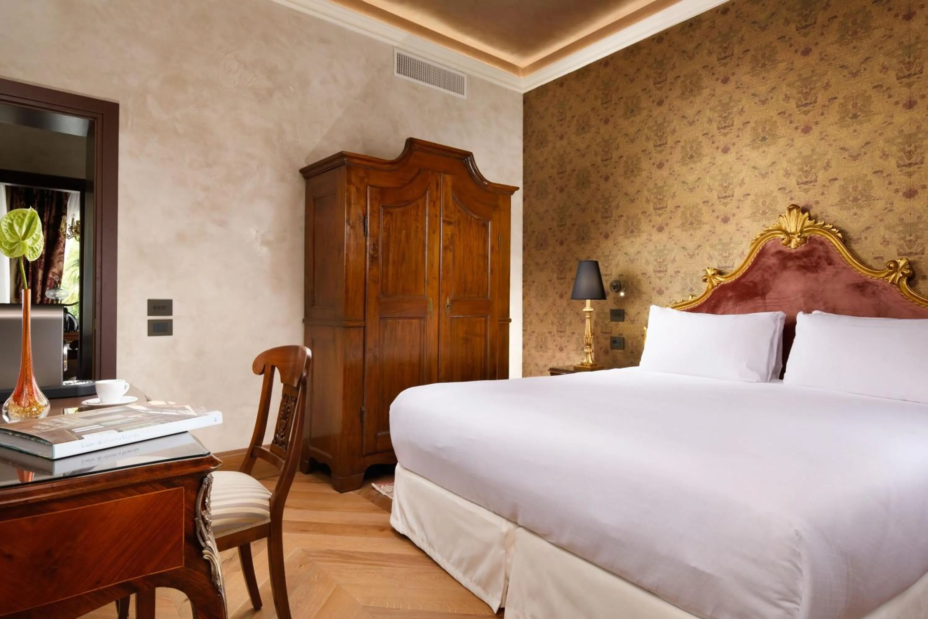 Empress Theodora Apartments