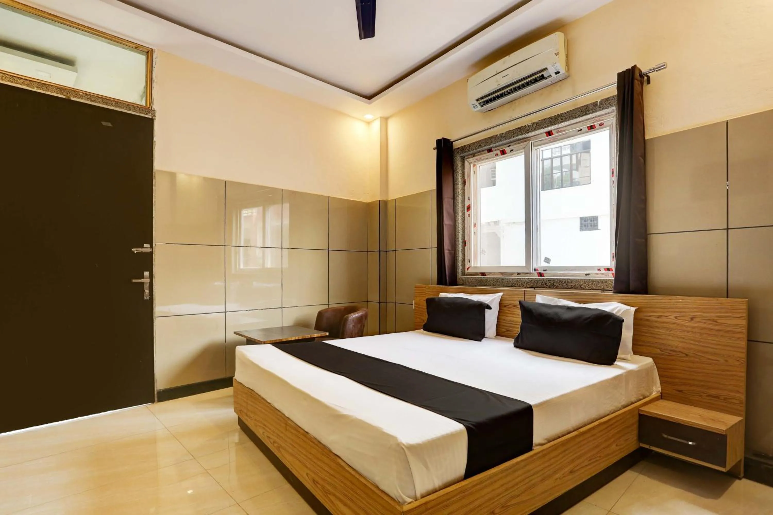 Hotel O 7