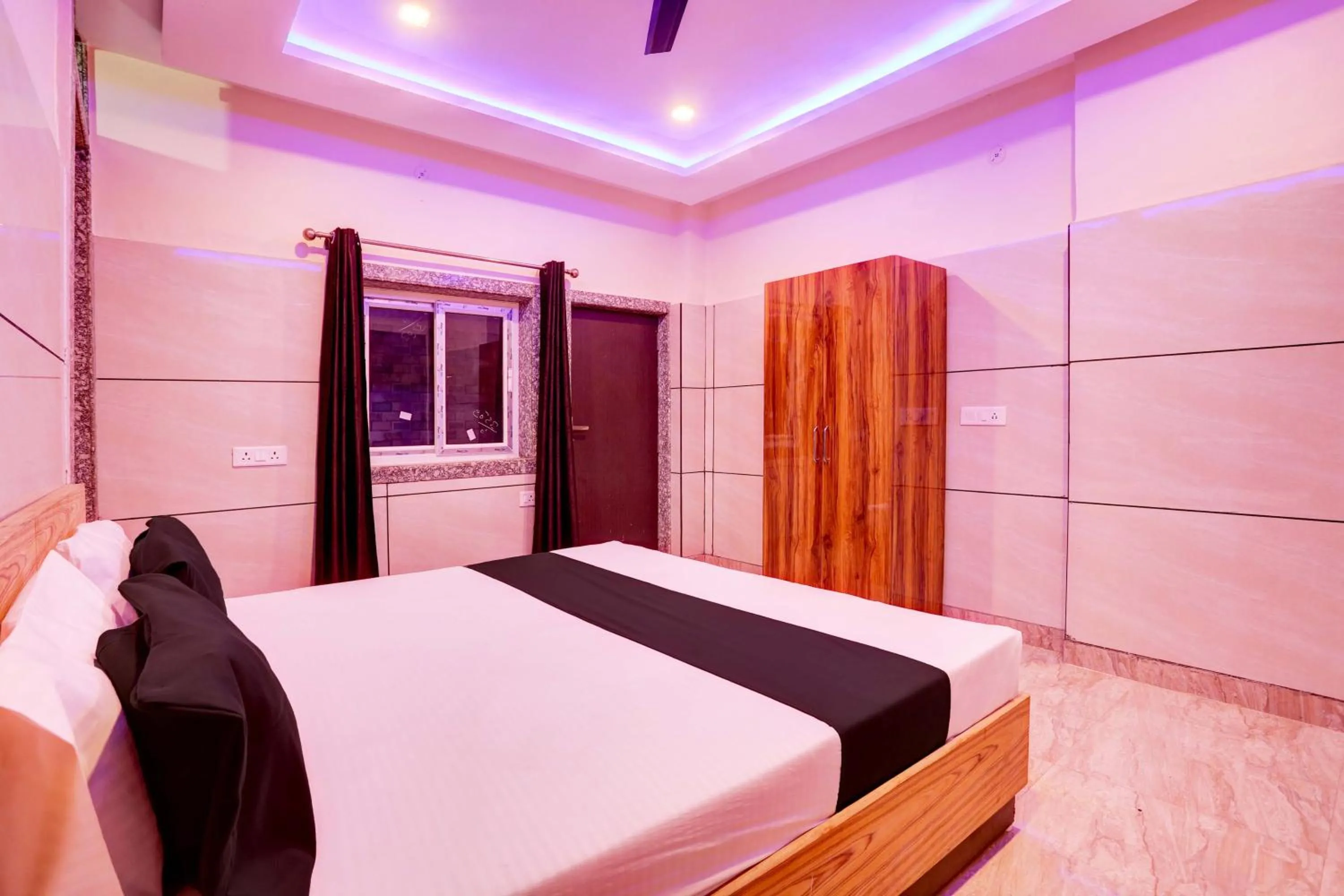 Hotel O 7