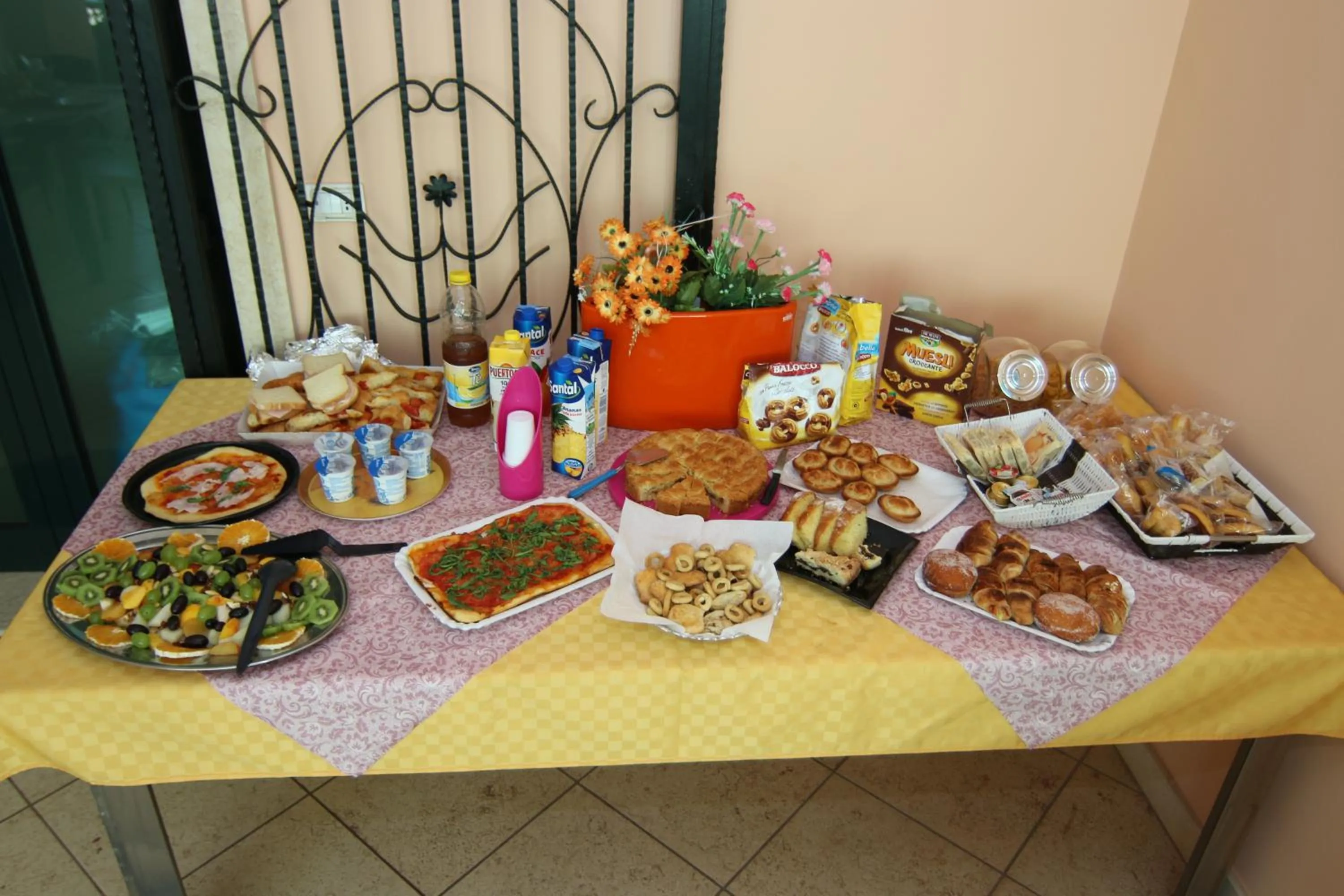 Buffet breakfast in B & B Paradise