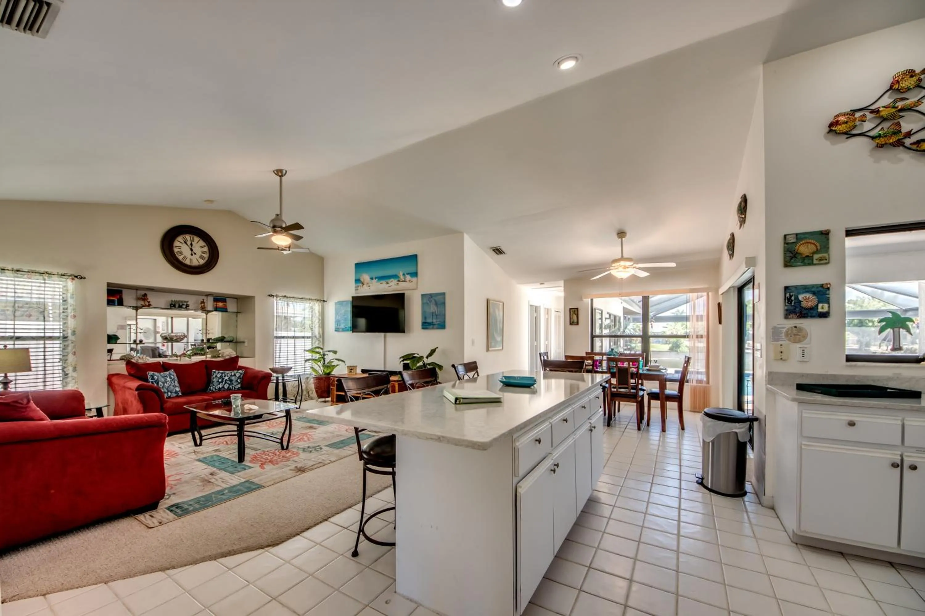 Villa McArita - 4 bedroom home w. heated pool on the water