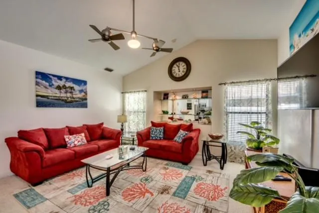 Villa McArita - 4 bedroom home w. heated pool on the water