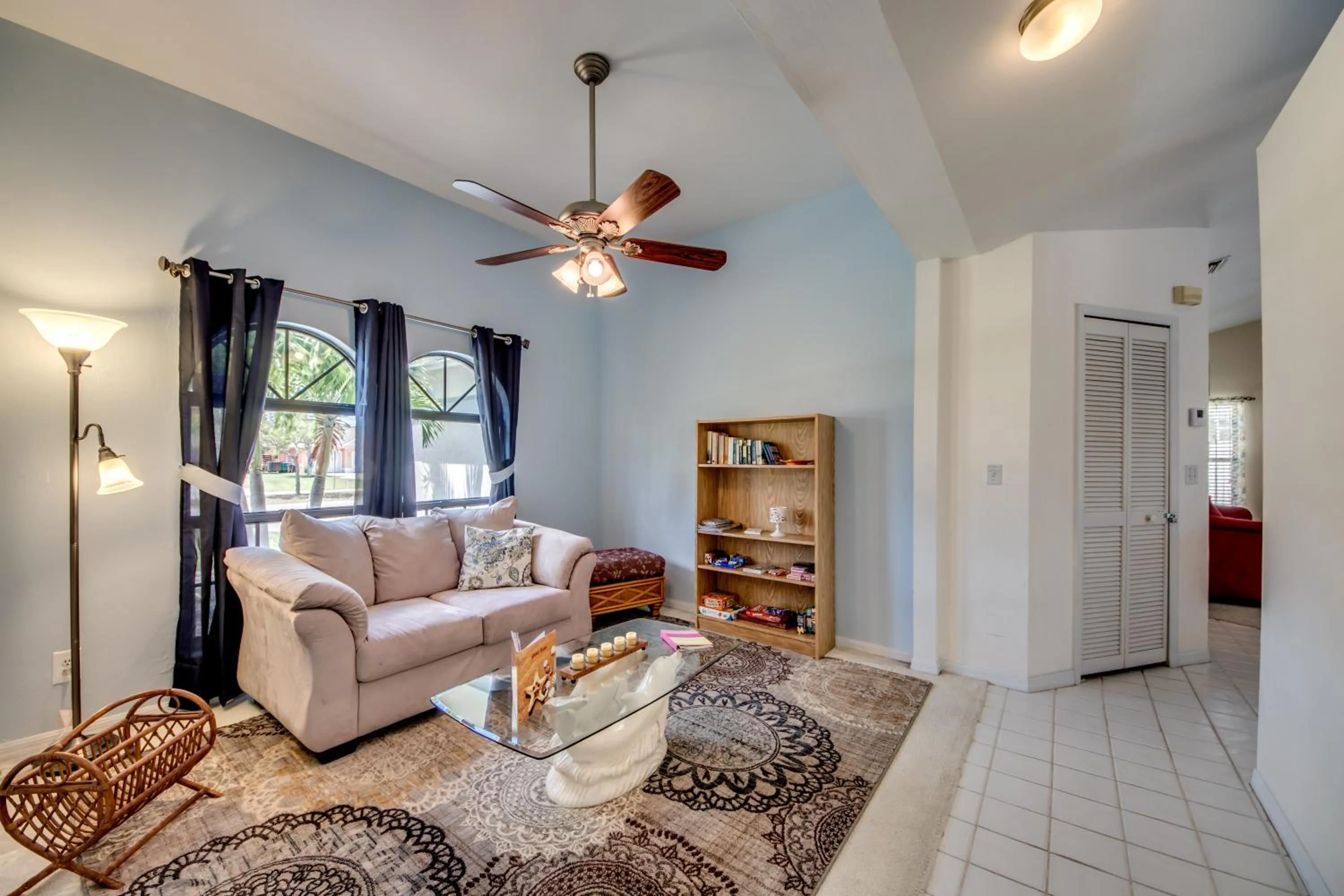 Villa McArita - 4 bedroom home w. heated pool on the water
