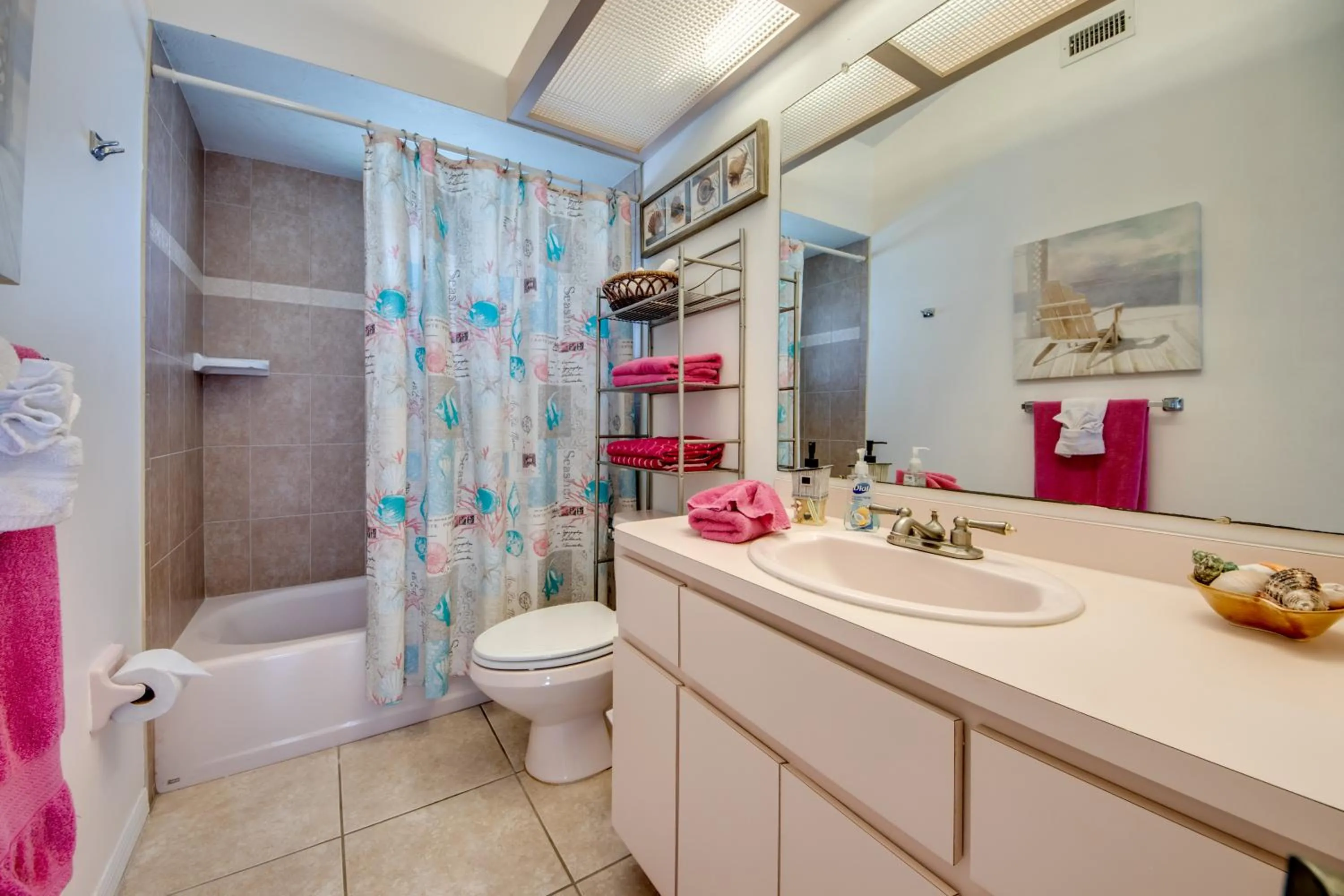 Villa McArita - 4 bedroom home w. heated pool on the water