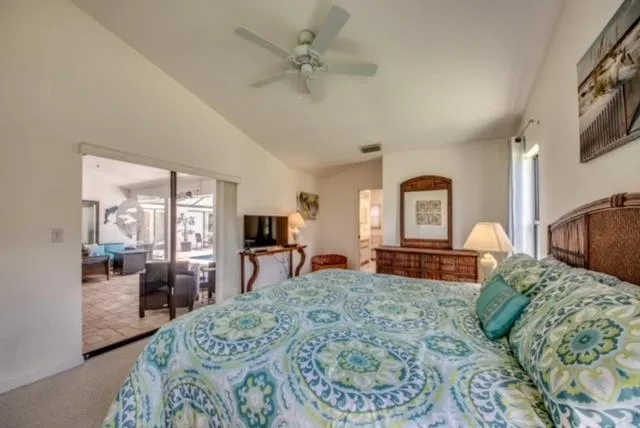 Bed in Villa McArita - 4 bedroom home w. heated pool on the water