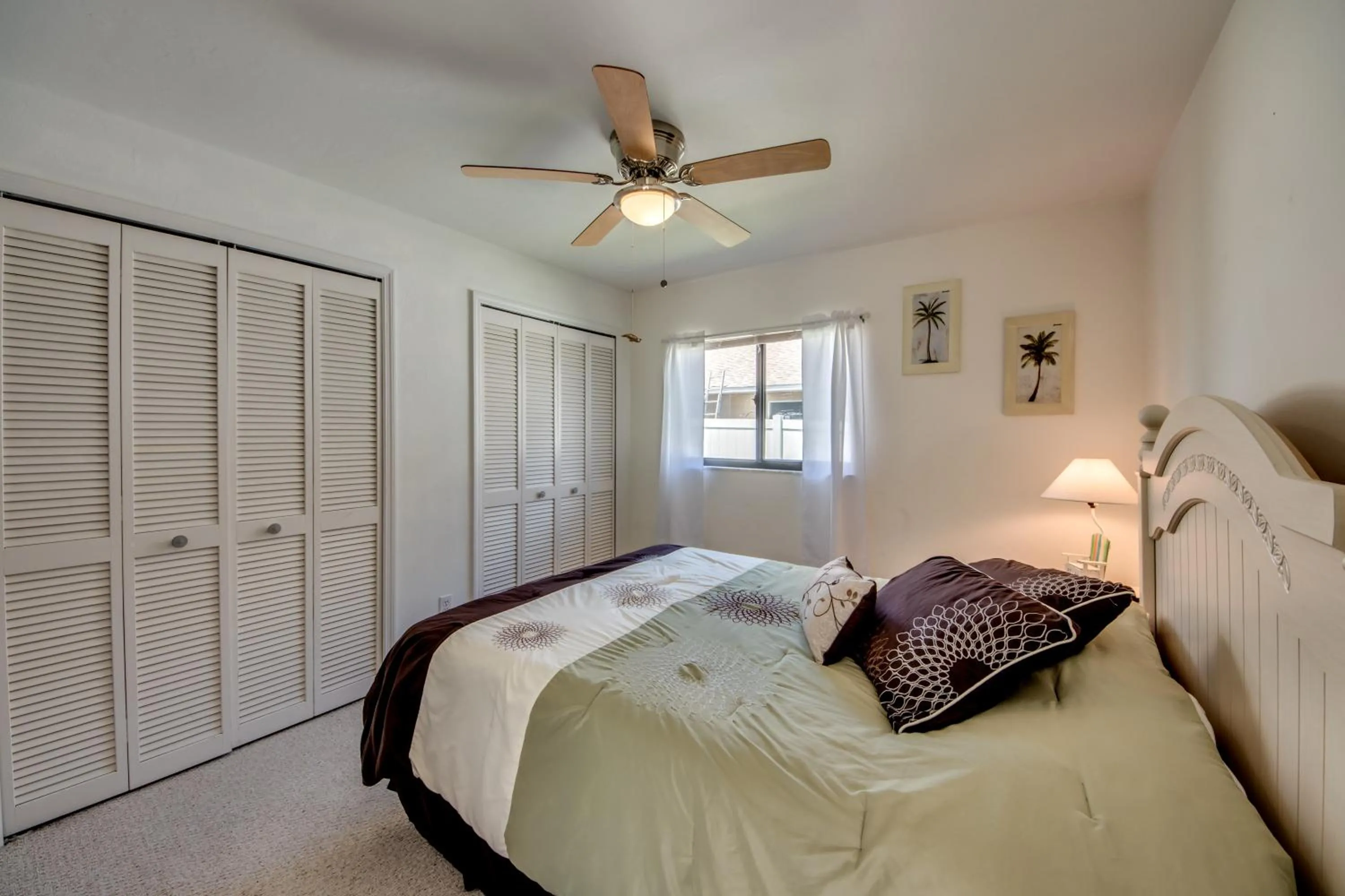 Bed in Villa McArita - 4 bedroom home w. heated pool on the water