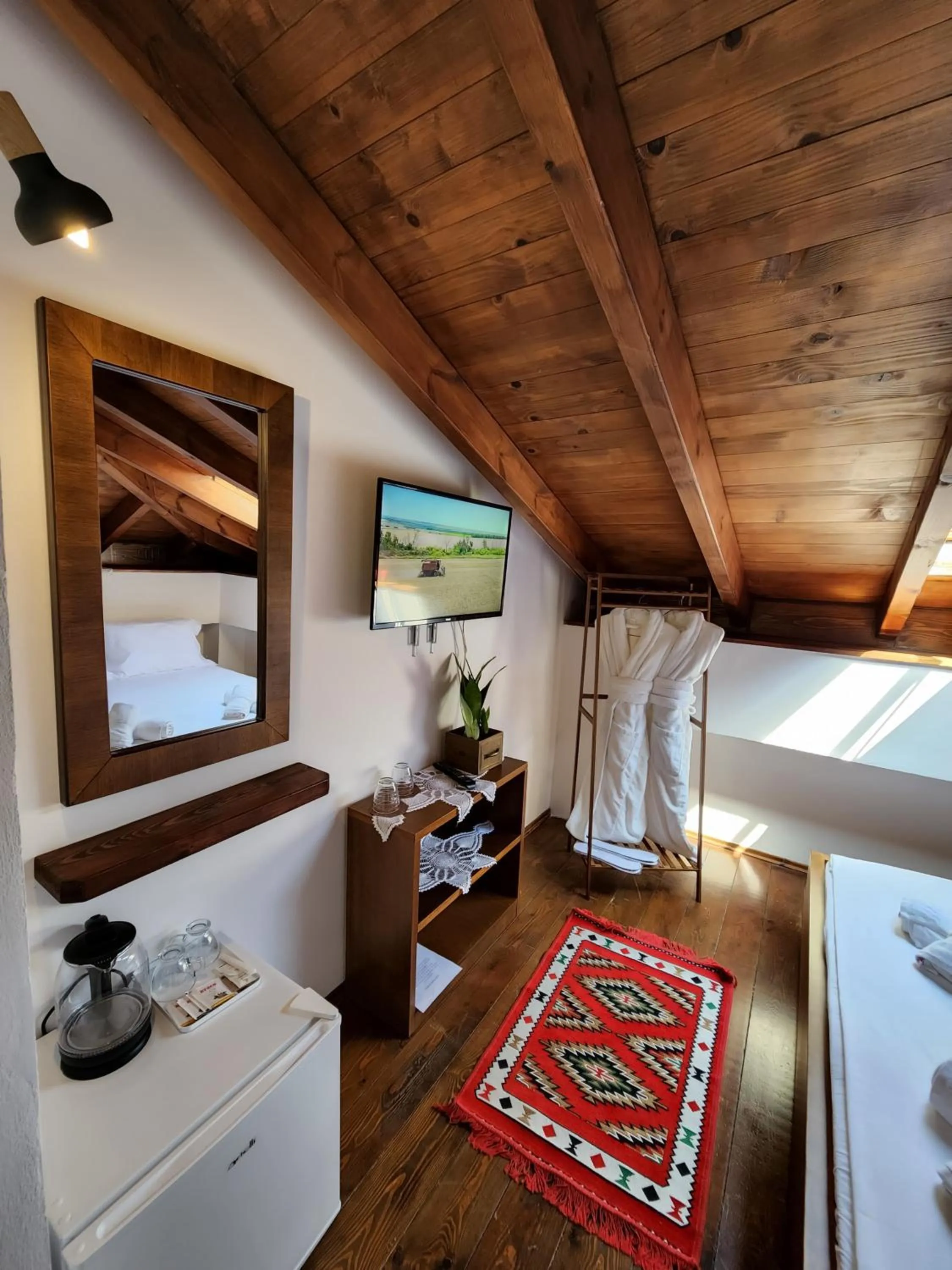 Communal lounge/ TV room, Bed in Sokak Boutique Hotel