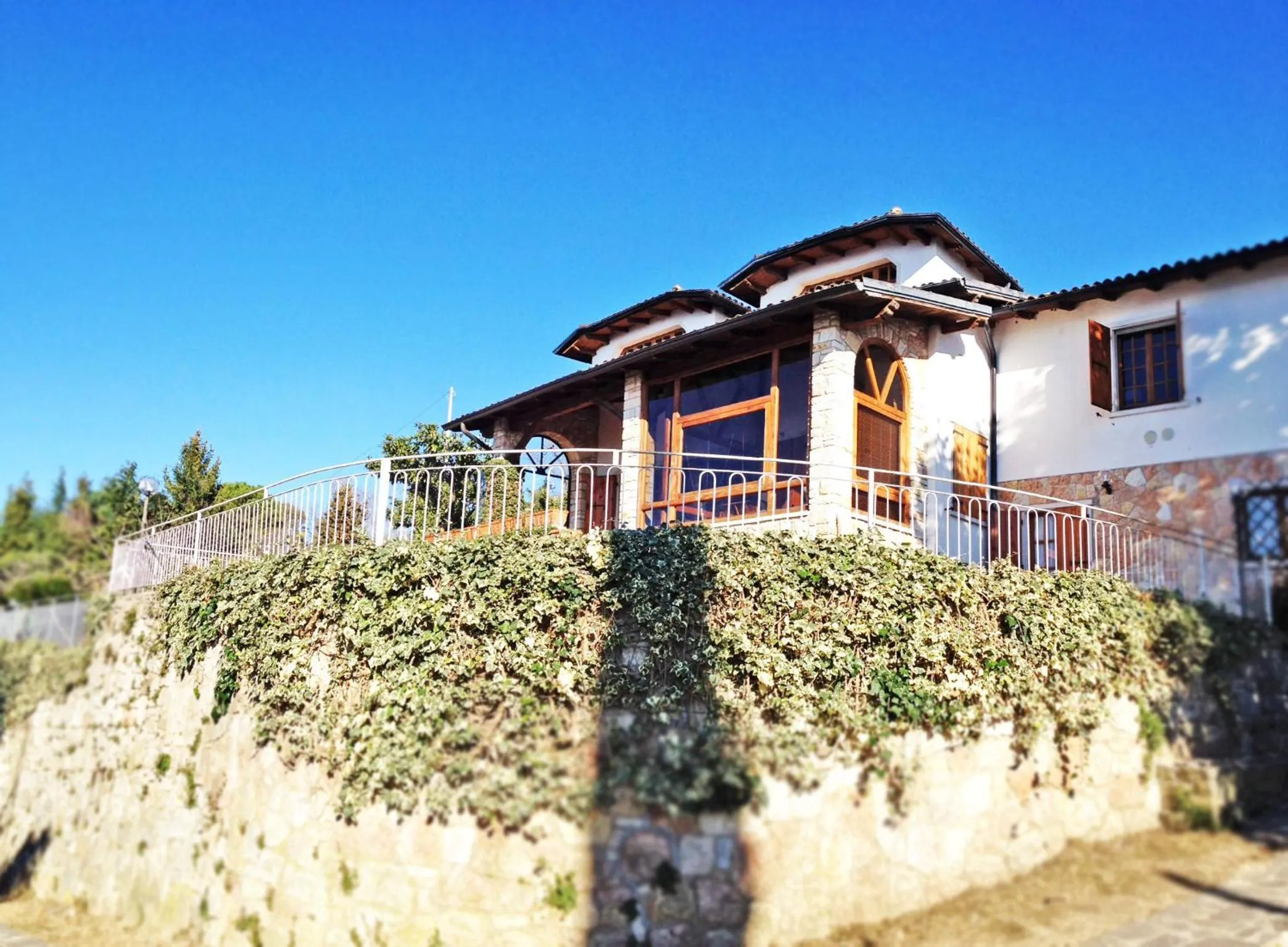 Property building in Villa Margiò