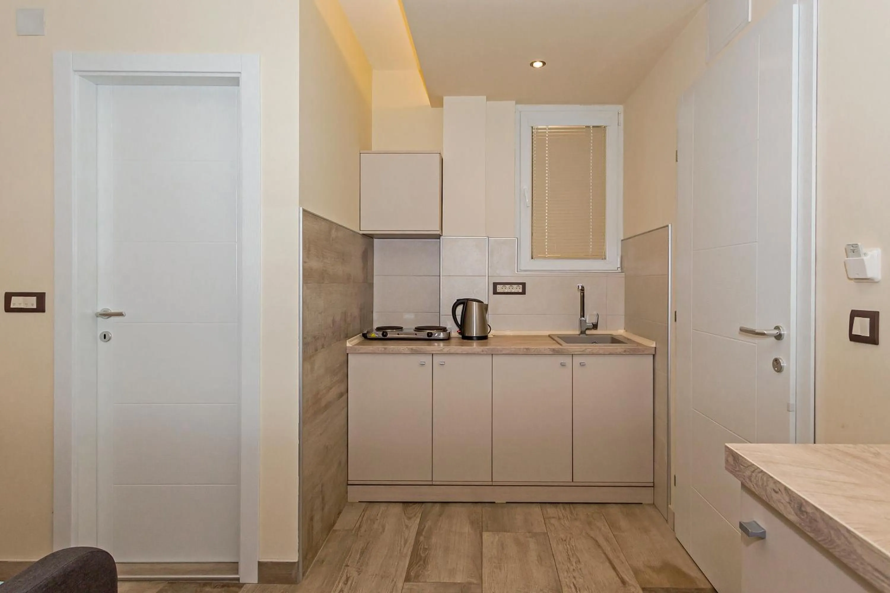 Kitchen or kitchenette in Bitrak Guest House