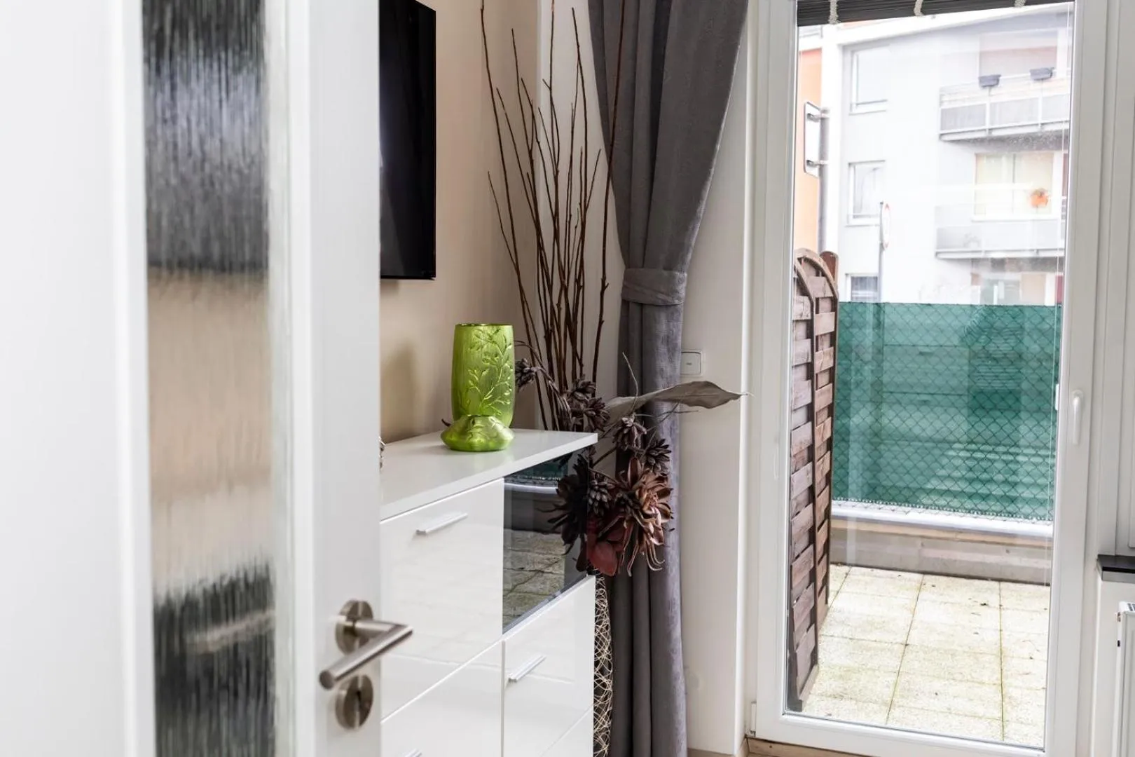 Balcony/Terrace in Bastien Studio near Airport