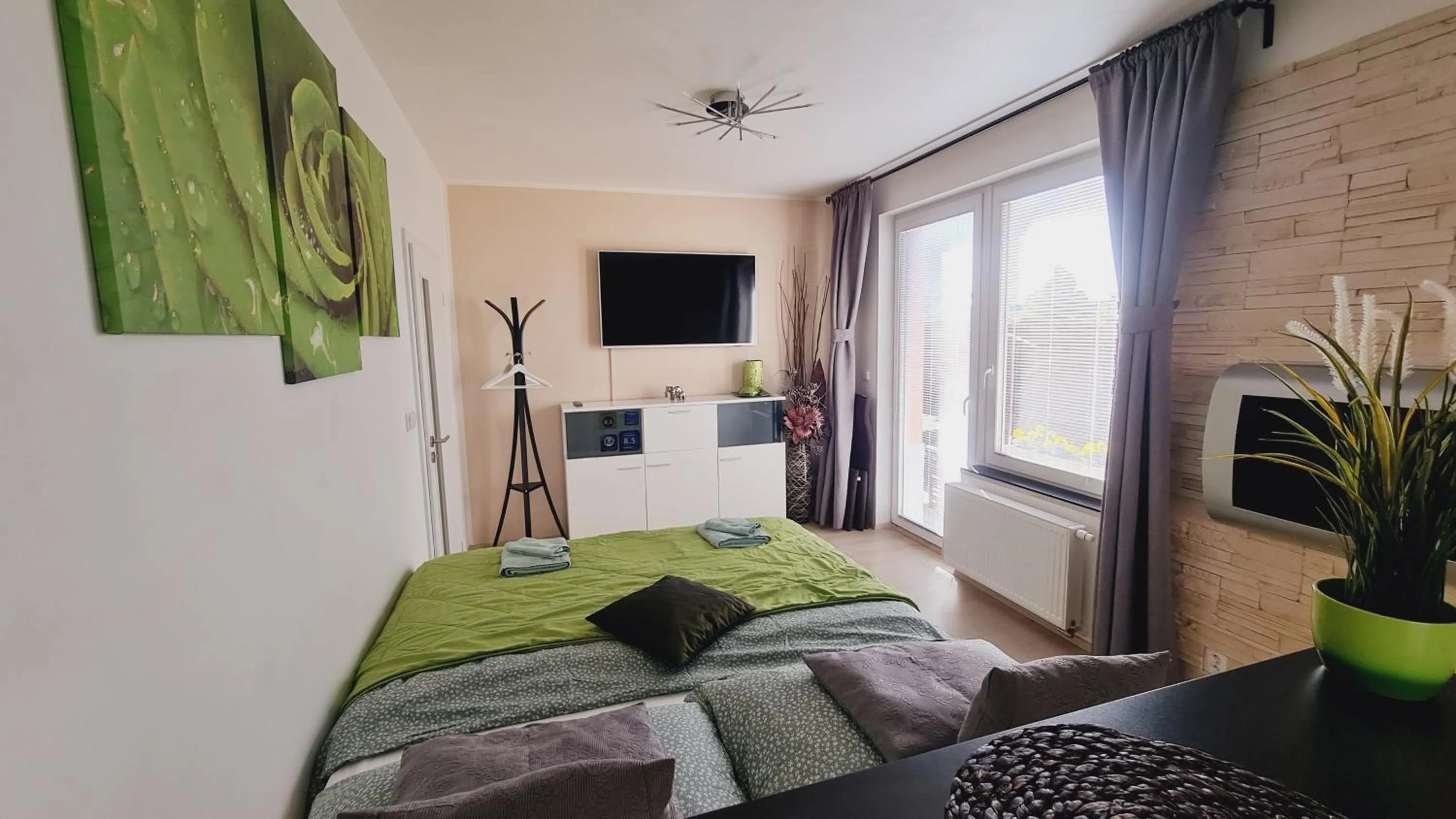 Living room, Bed in Bastien Studio near Airport