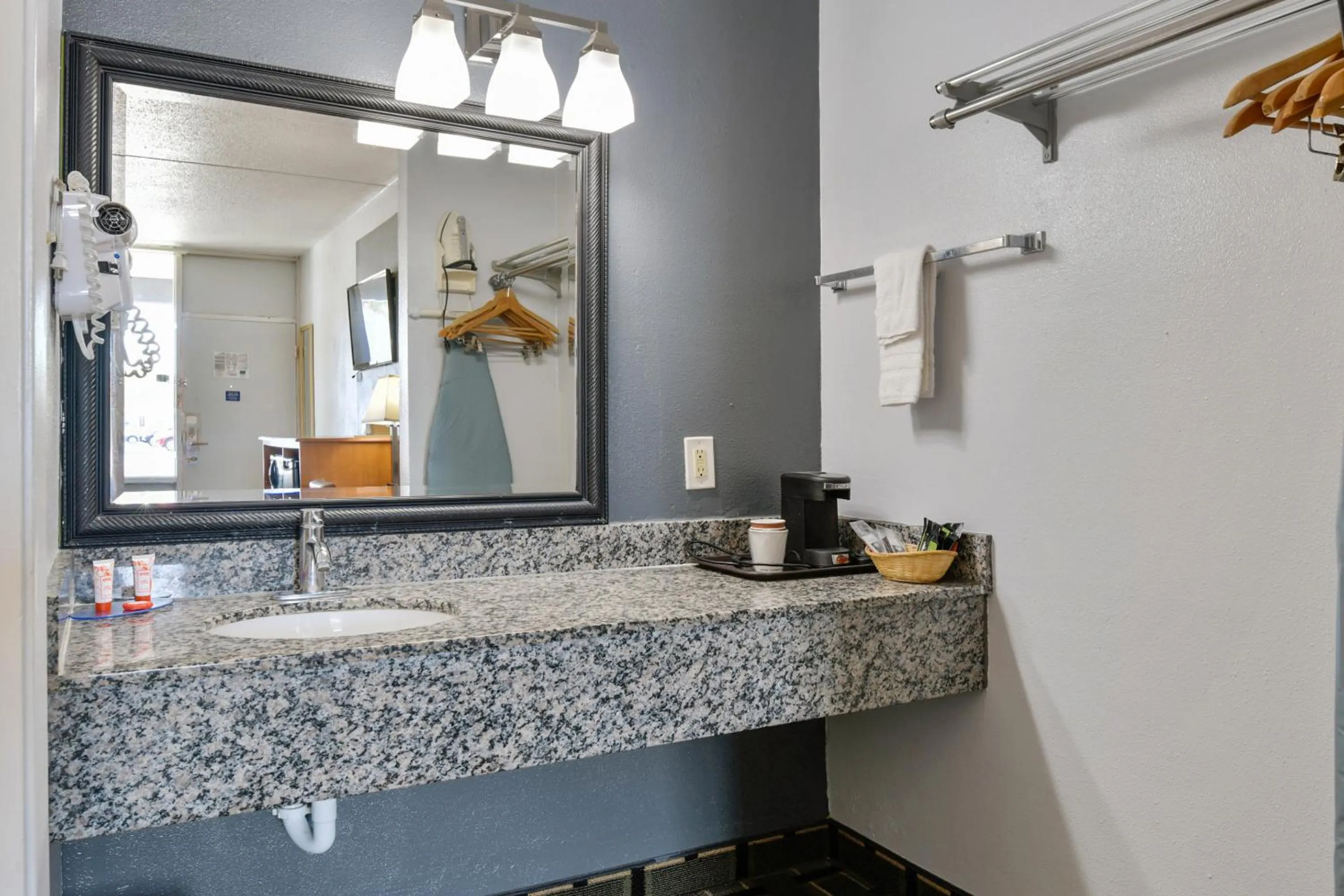 Bathroom in OYO Hotel Lake Park-Valdosta I-75, Exit 5