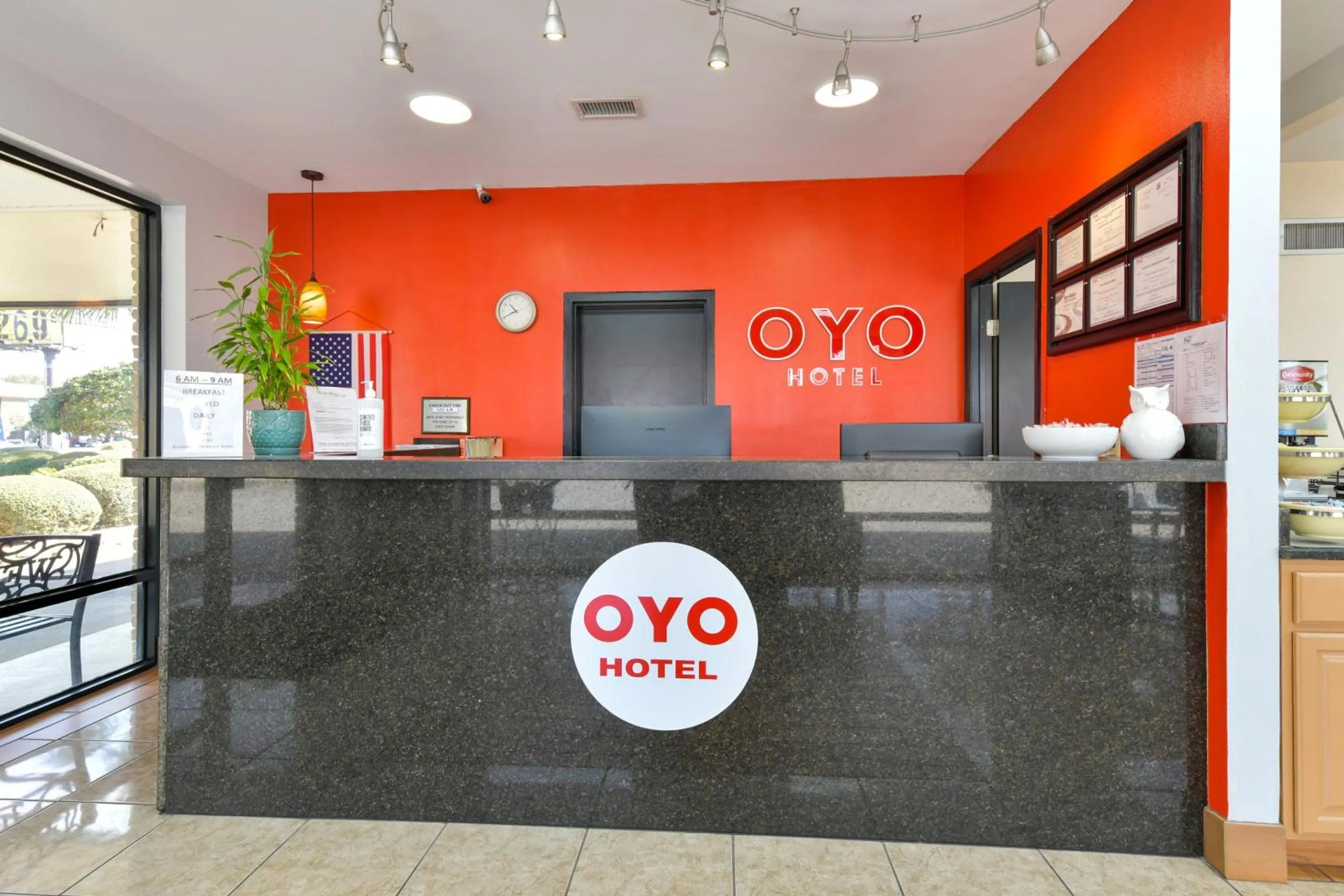 Lobby or reception in OYO Hotel Lake Park-Valdosta I-75, Exit 5