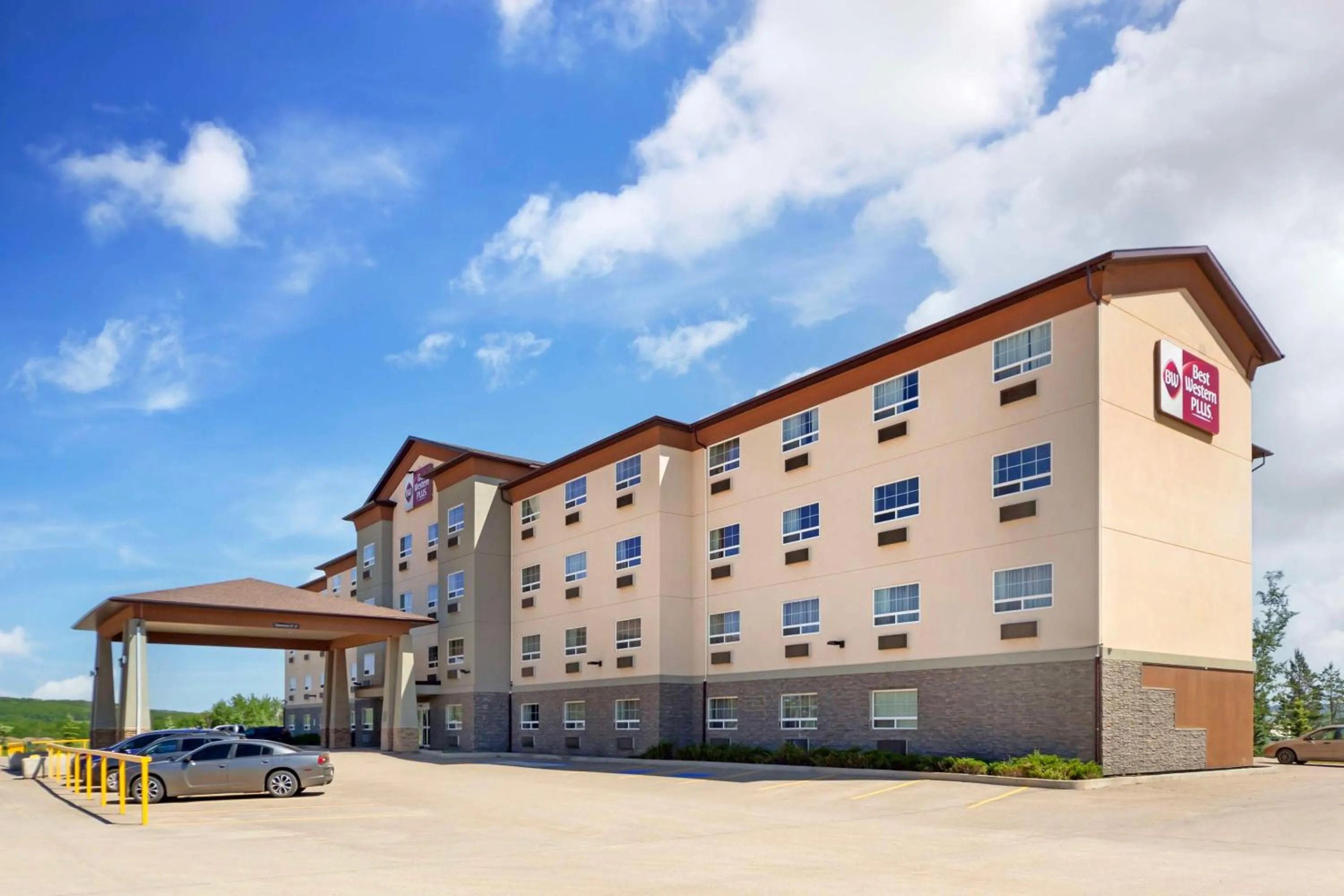 Property building in Best Western Plus Peace River Hotel & Suites