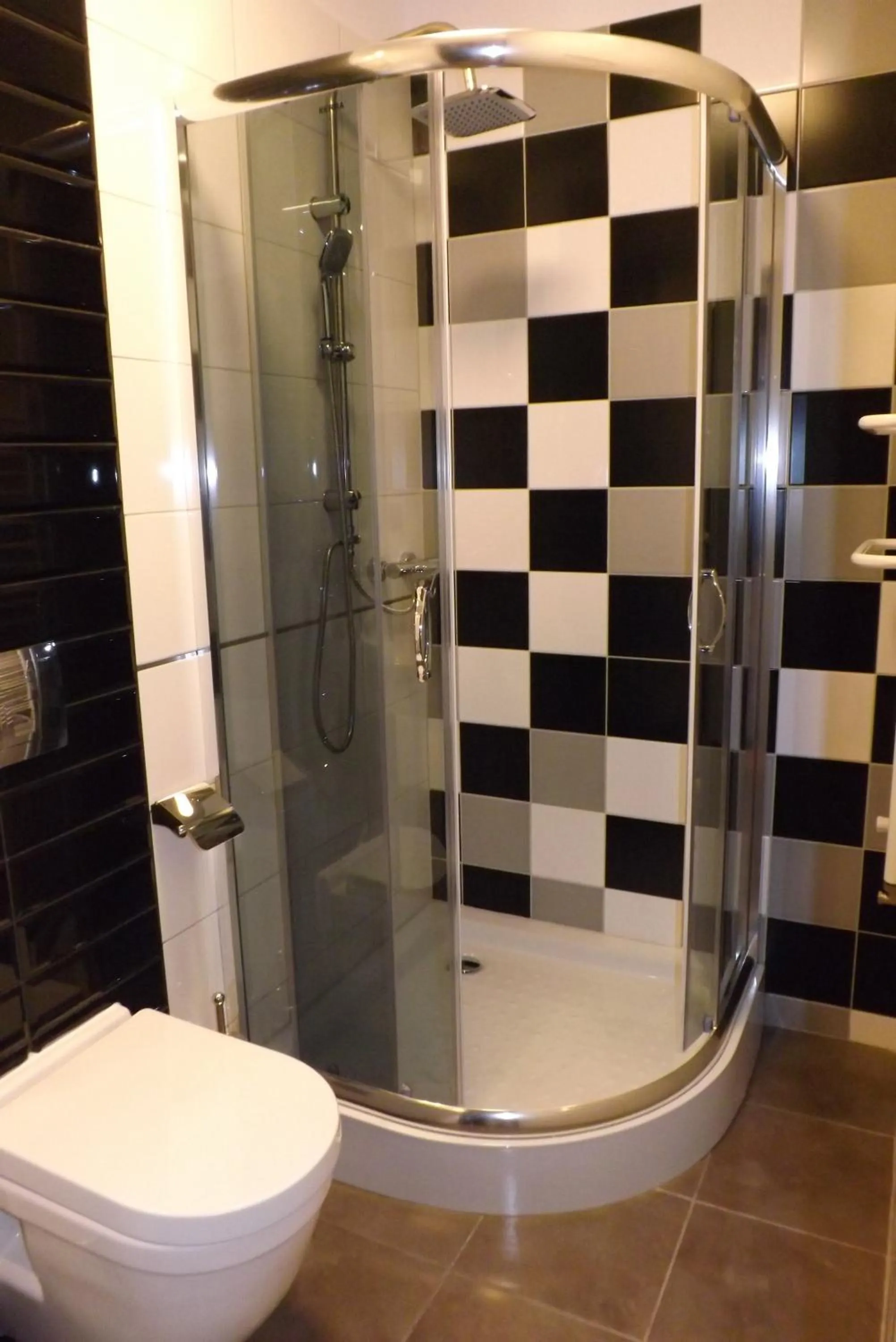 Shower in Willa Rycerz