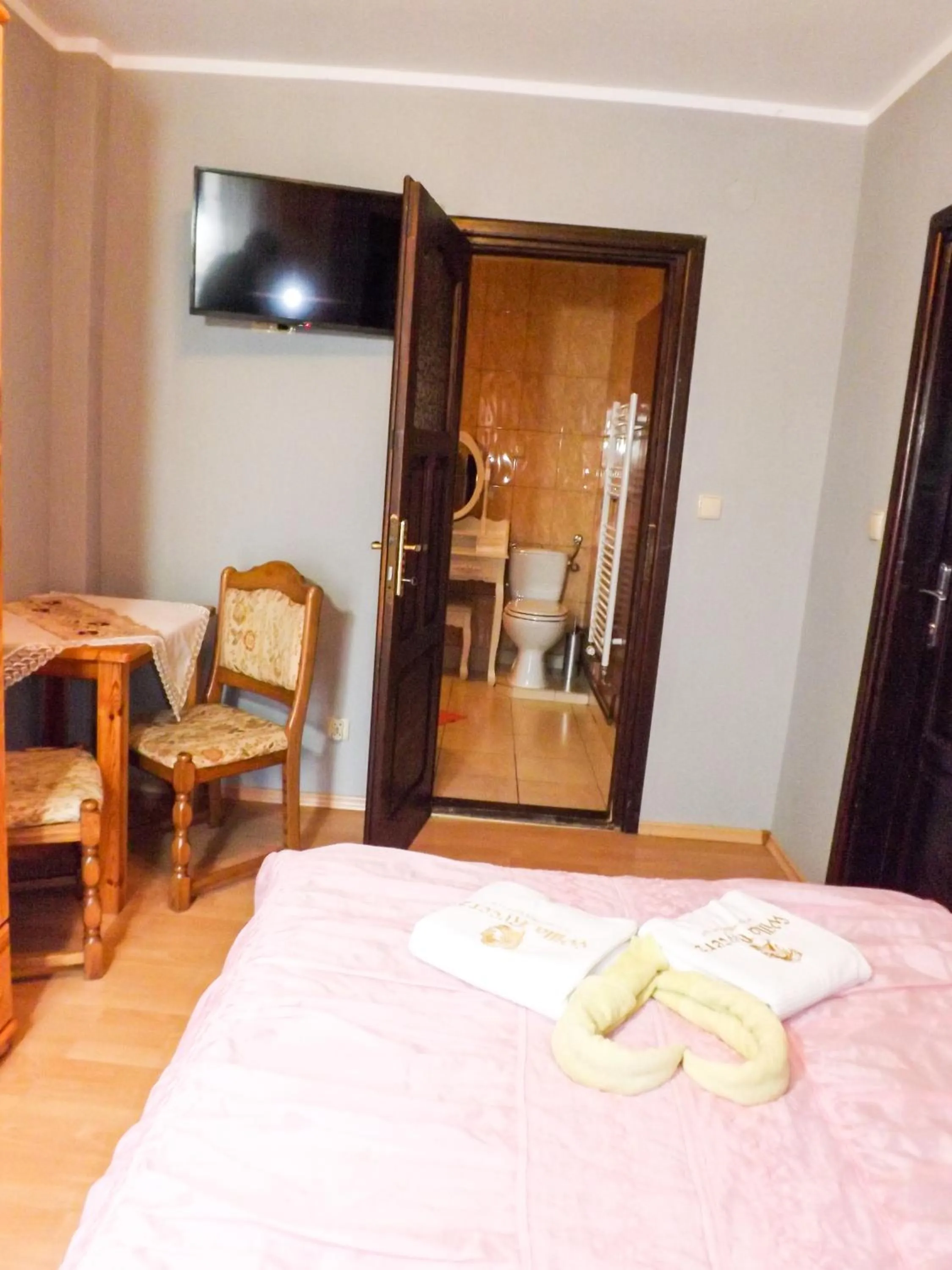 Photo of the whole room in Willa Rycerz