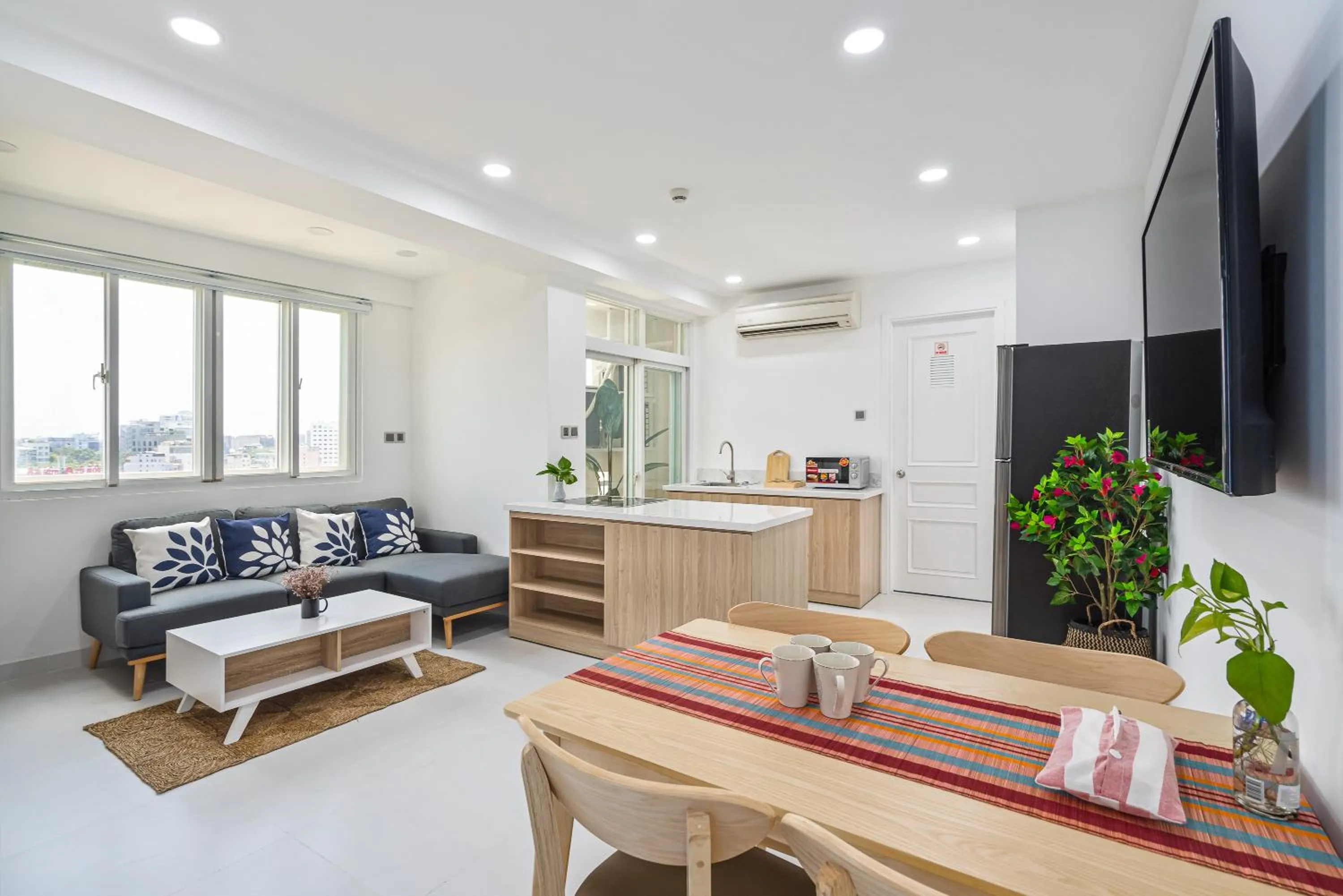 TV and multimedia in Alex House Saigon - Serviced Apartment