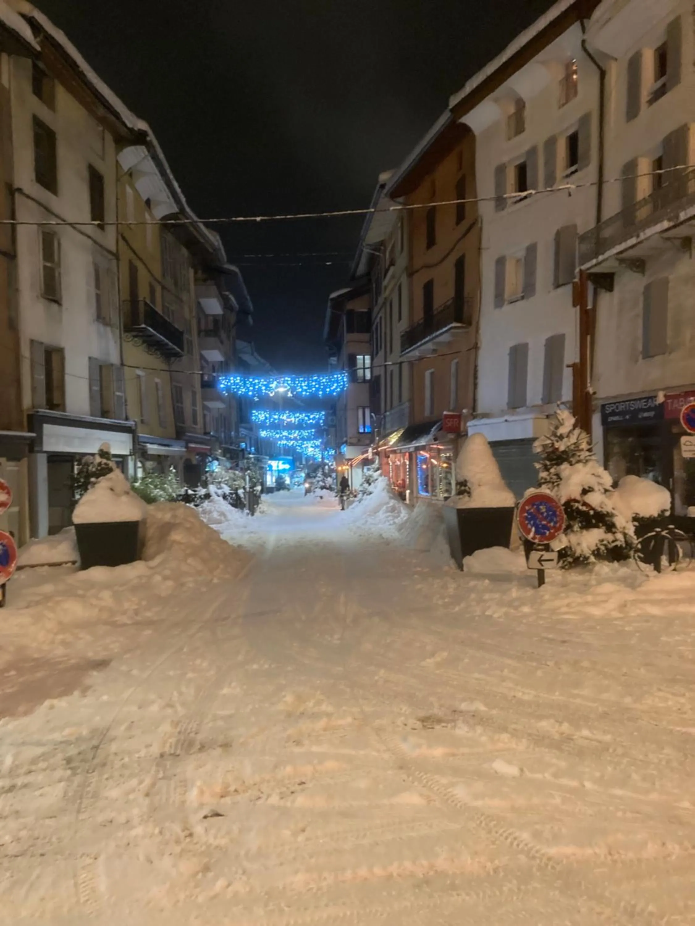 Property building in Aristide Briand