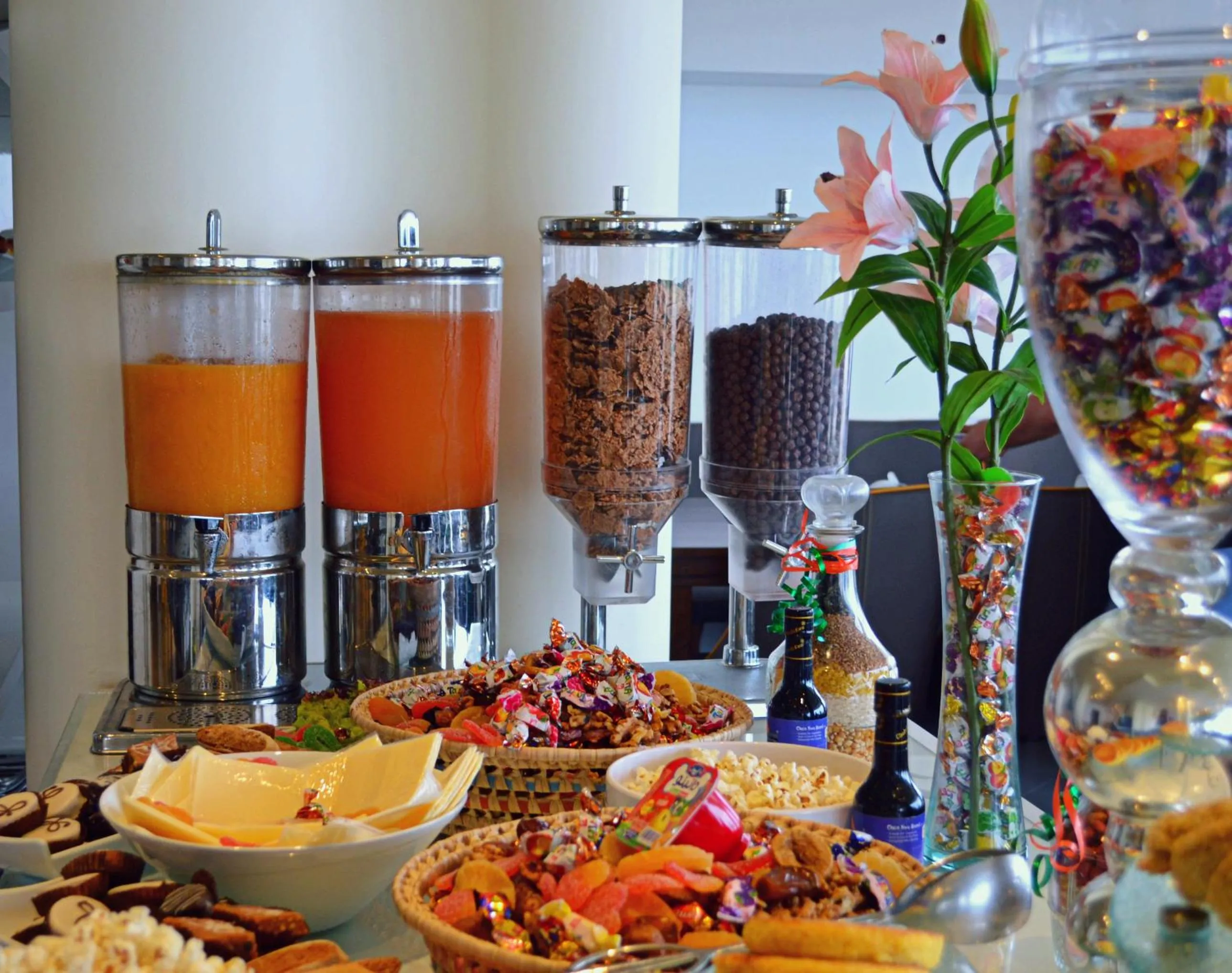 Restaurant/places to eat in Le Rio Appart-Hotel City Center