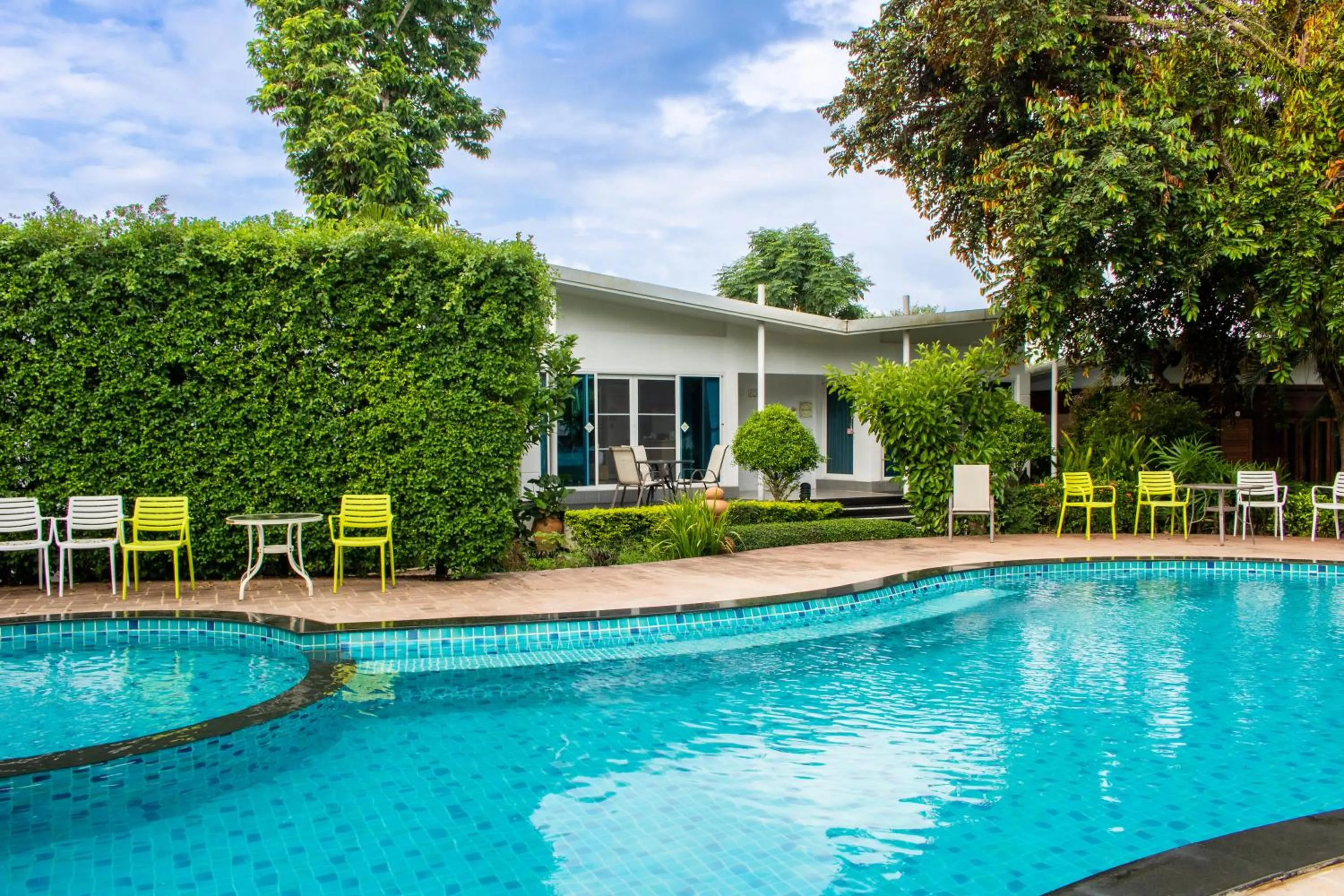 Swimming pool in Sangthong Resort at Chiang Klang