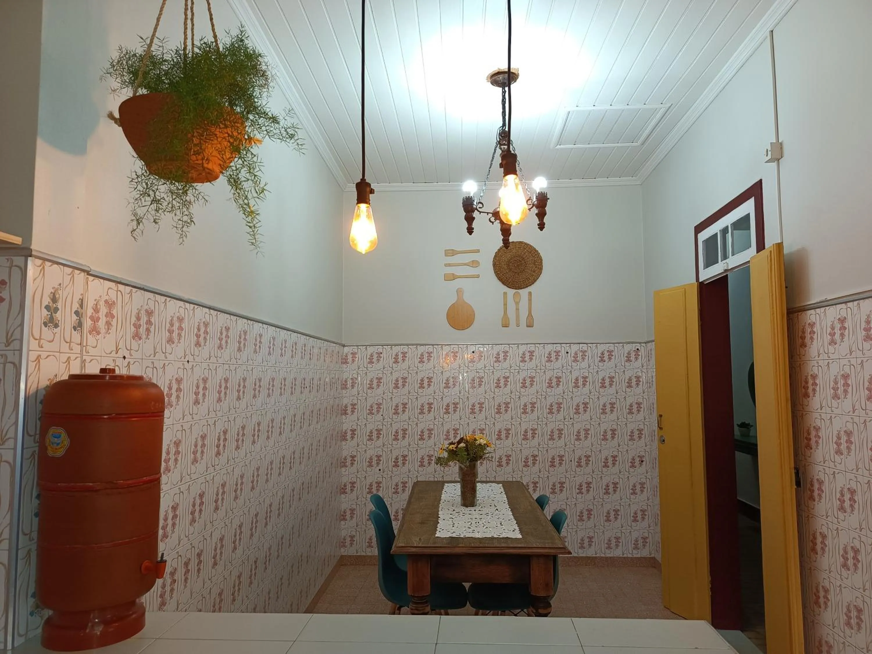 Kitchen or kitchenette in É Hostel
