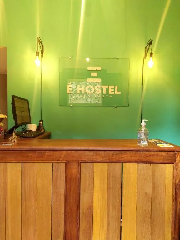 É Hostel